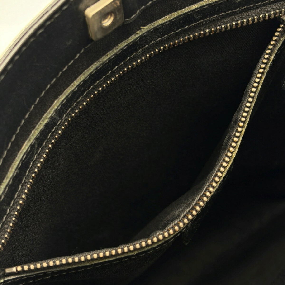 Gucci Black Gg Canvas Leather Shoulder Bag (Pre-Owned)