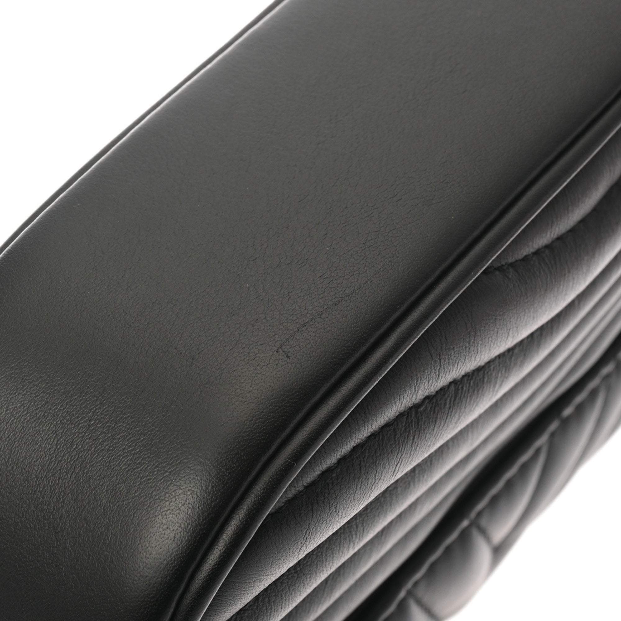 Louis Vuitton Noir Leather Pochette Shoulder Bag (Pre-Owned)