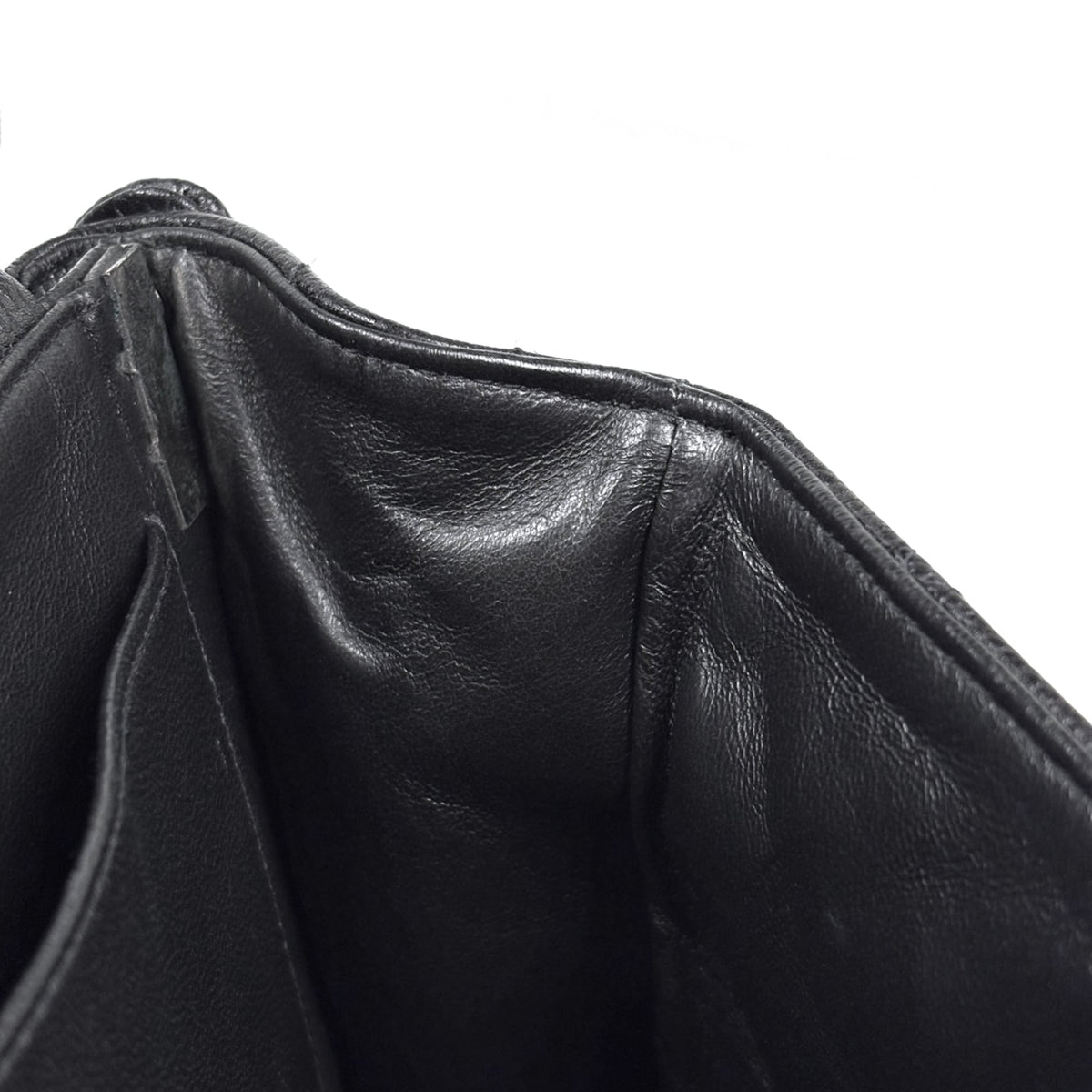 Chanel Matelasse Black Grained Calfskin Handbag (Pre-Owned)