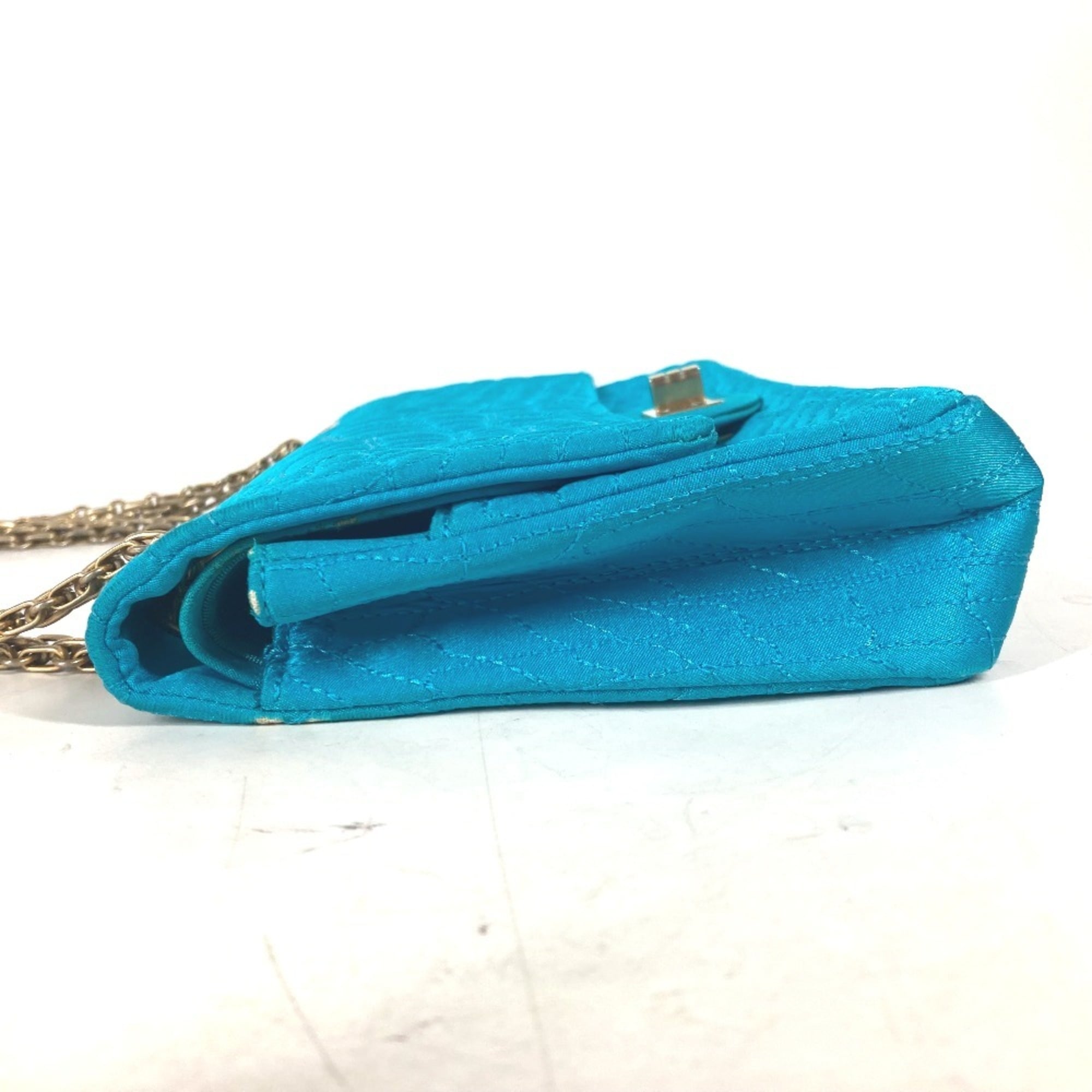 Chanel Blue Nylon Shoulder Bag (Pre-Owned)