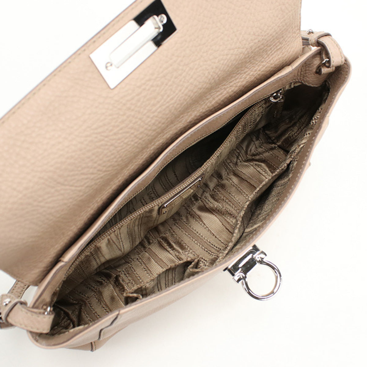 Salvatore Ferragamo Pink Leather Shoulder Bag (Pre-Owned)