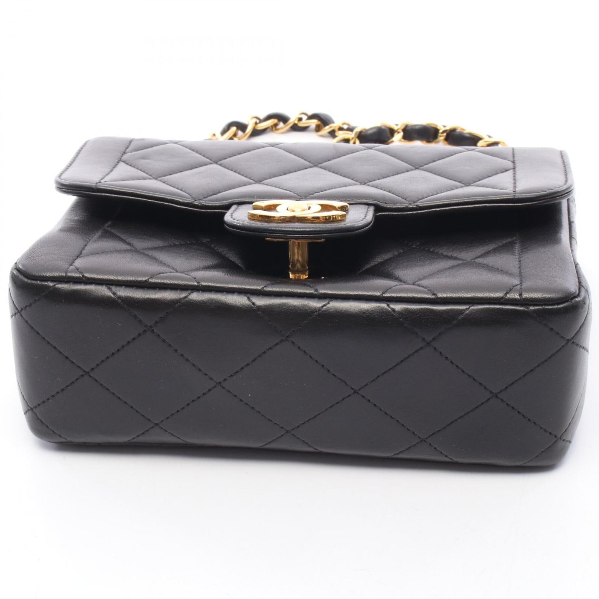 Chanel Matelasse Black Leather Handbag (Pre-Owned)