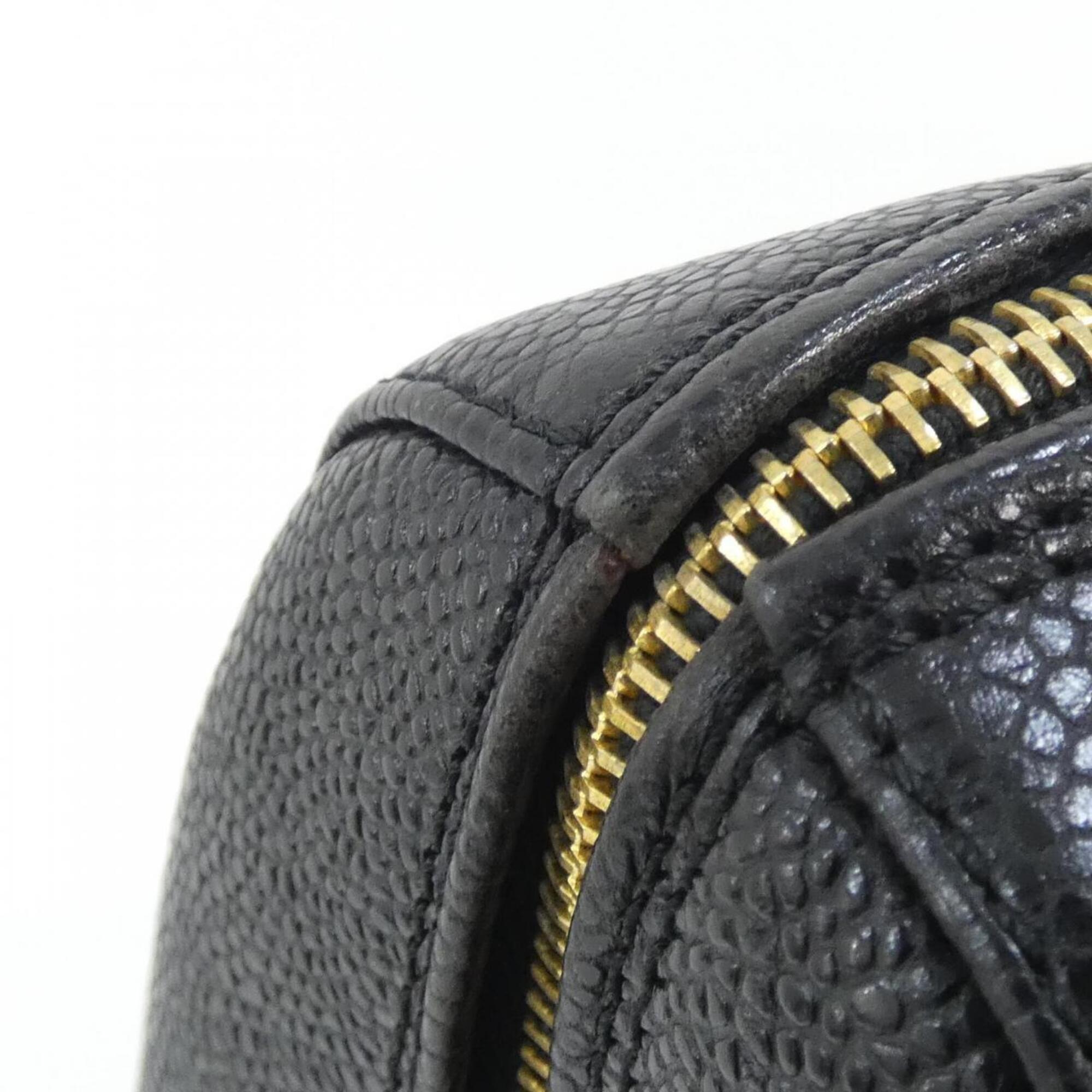 Chanel Black Grained Calfskin Shoulder Bag (Pre-Owned)