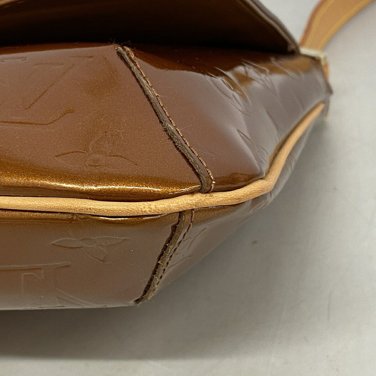 Louis Vuitton Bronze Shoulder Bag (Pre-Owned)