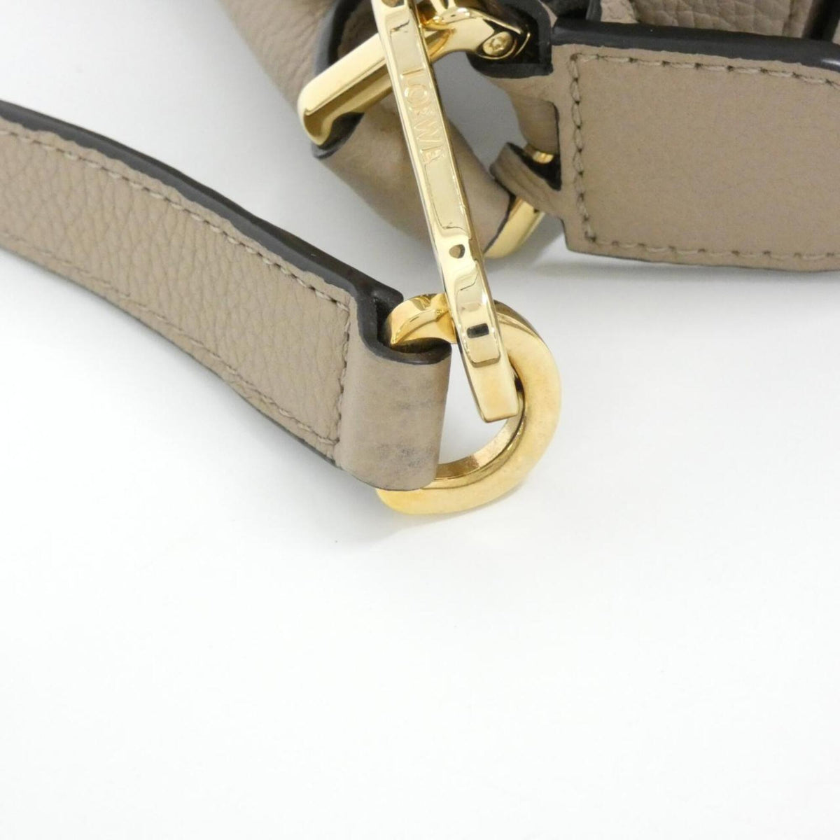 Loewe Sand Leather Handbag (Pre-Owned)