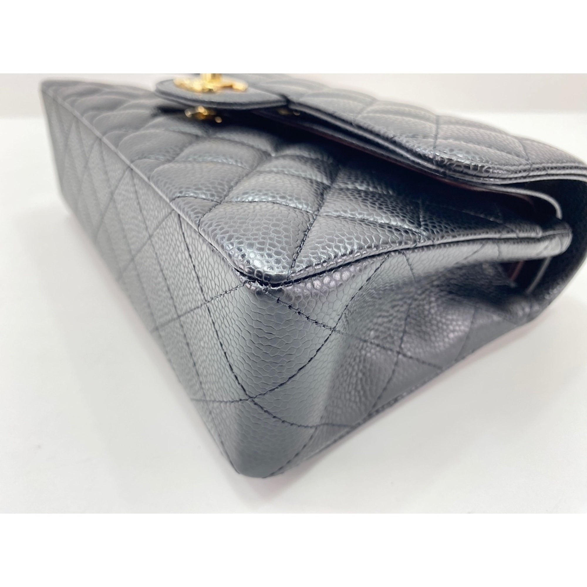 Chanel Black Shoulder Bag (Pre-Owned)