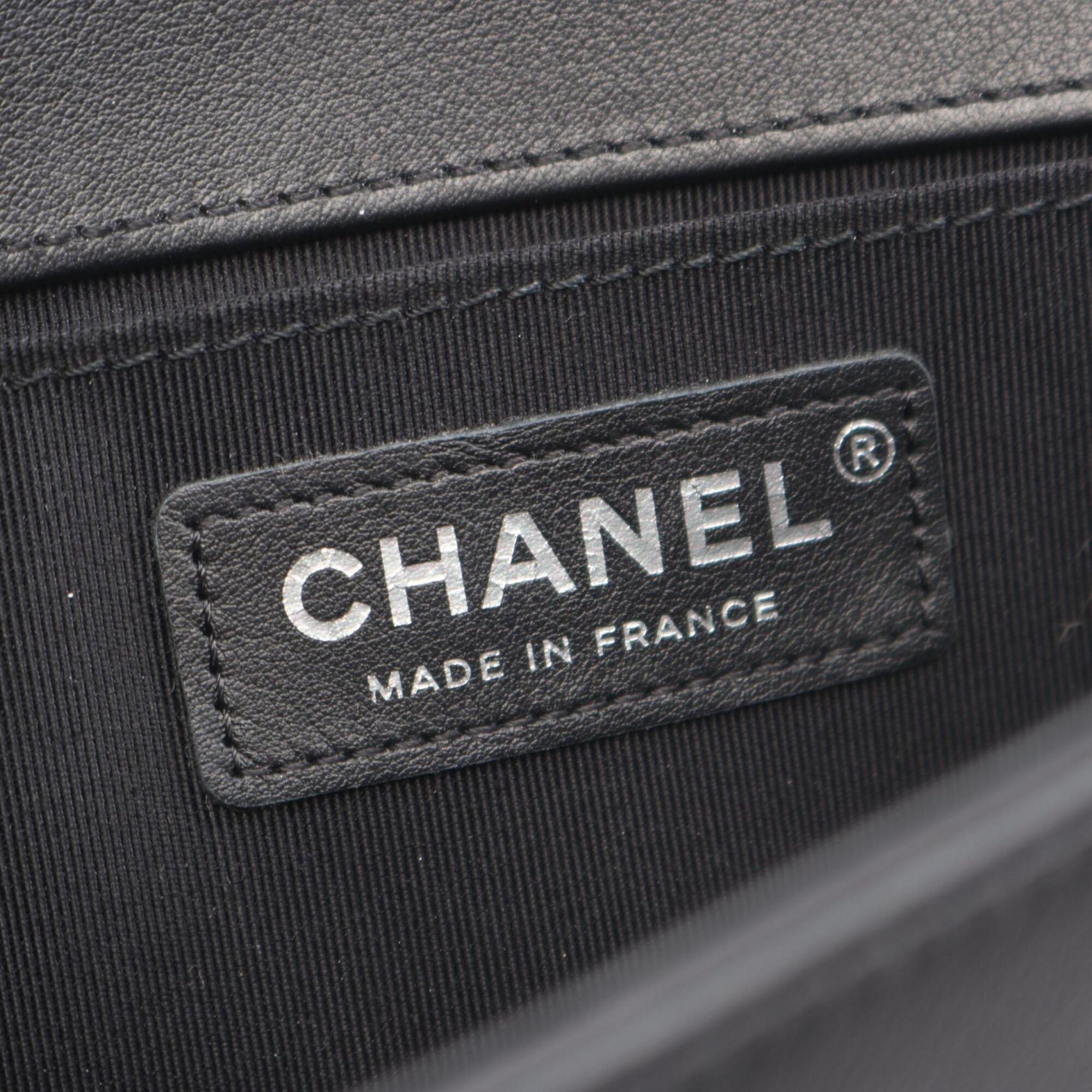 Chanel Black Leather Handbag Shoulder Bag (Pre-Owned)