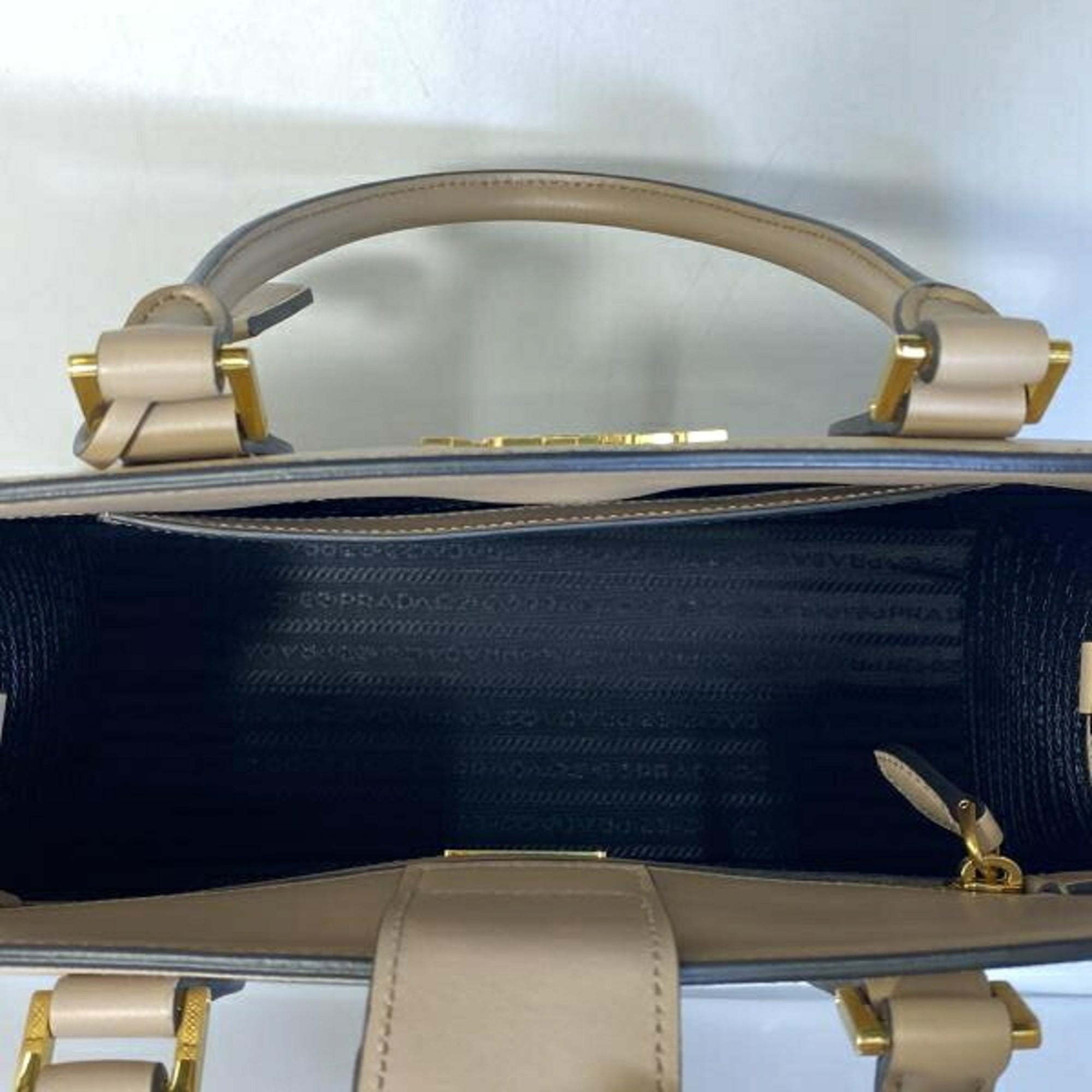 Prada Beige Tote Bag (Pre-Owned)