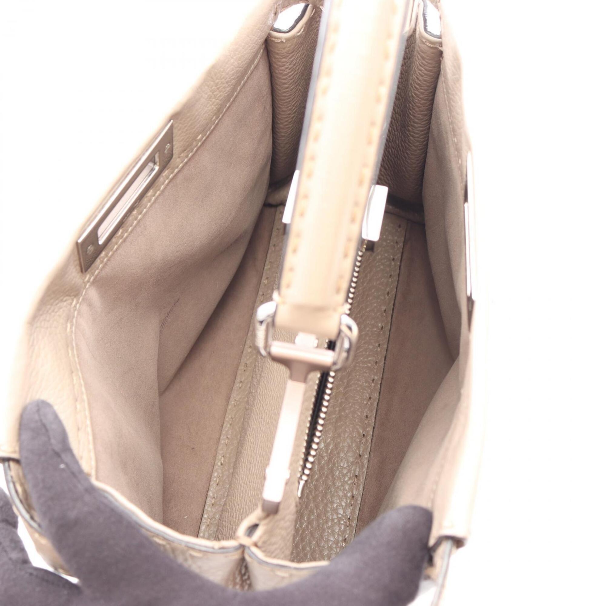 Fendi Beige Leather Handbag (Pre-Owned)