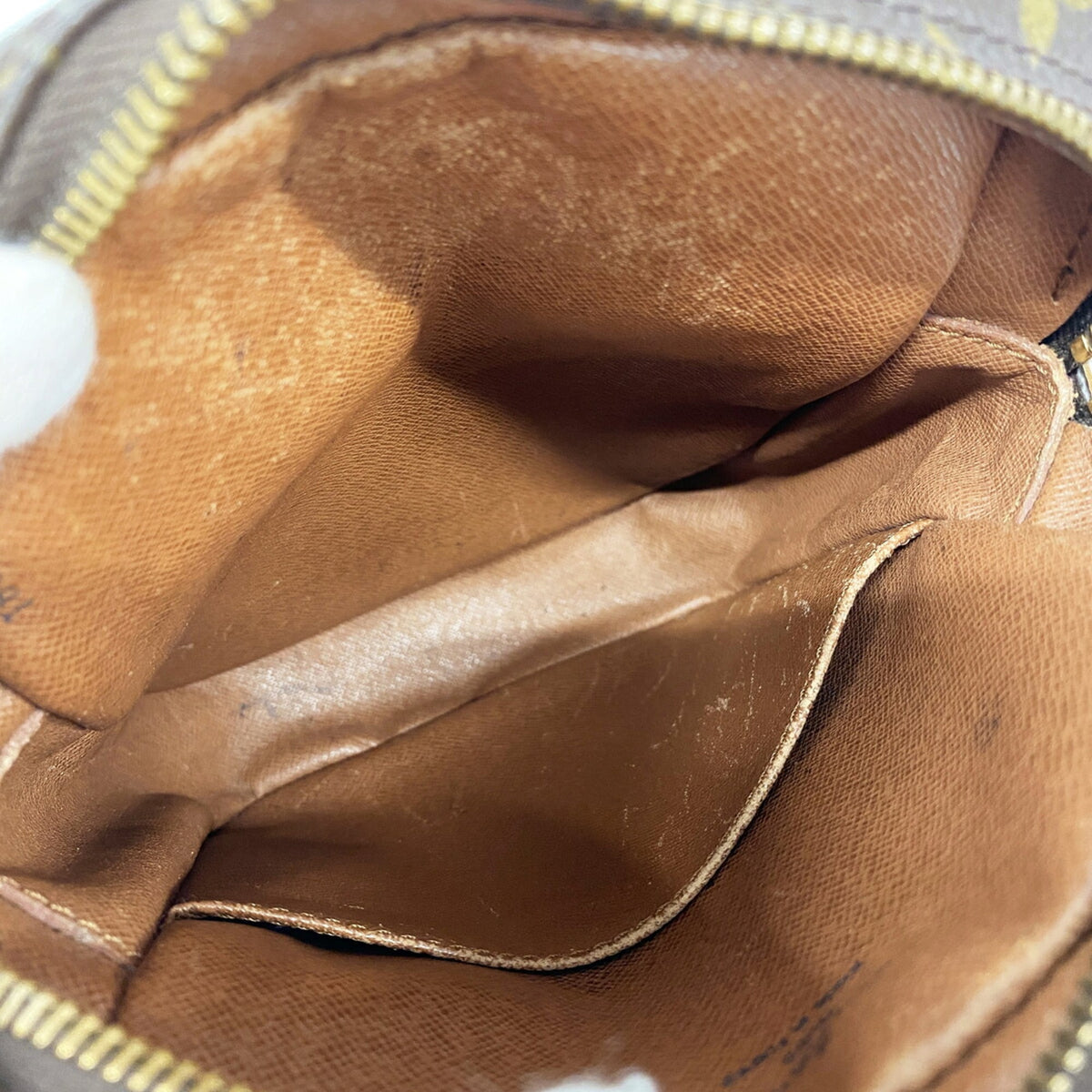 Louis Vuitton Brown Shoulder Bag (Pre-Owned)