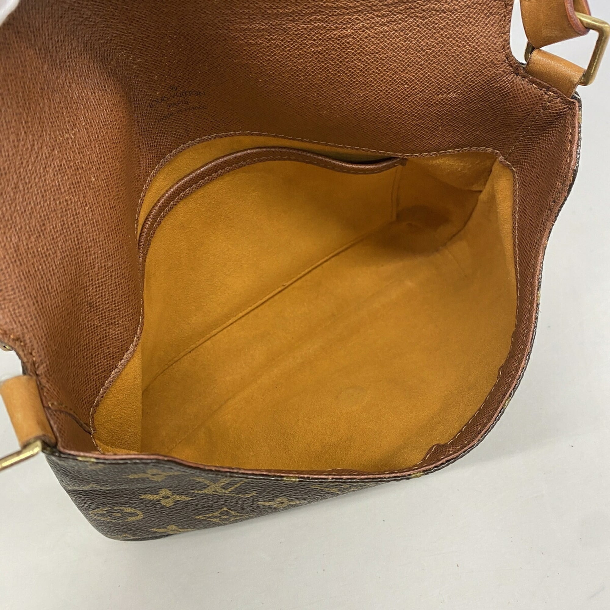 Louis Vuitton Brown Shoulder Bag (Pre-Owned)