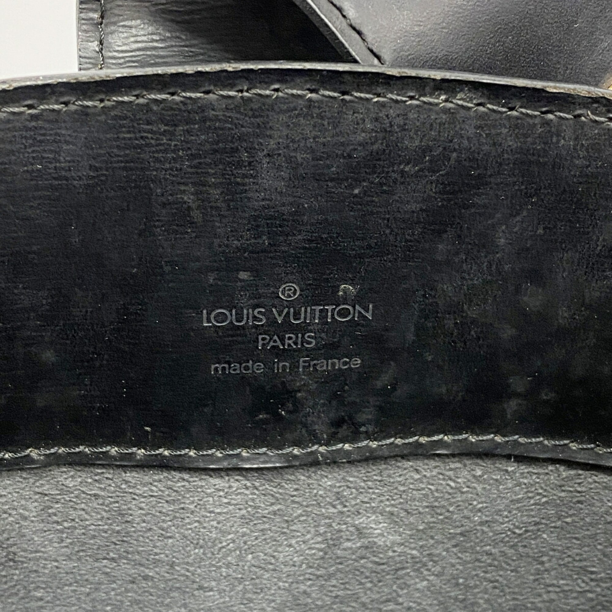 Louis Vuitton Noir Shoulder Bag (Pre-Owned)