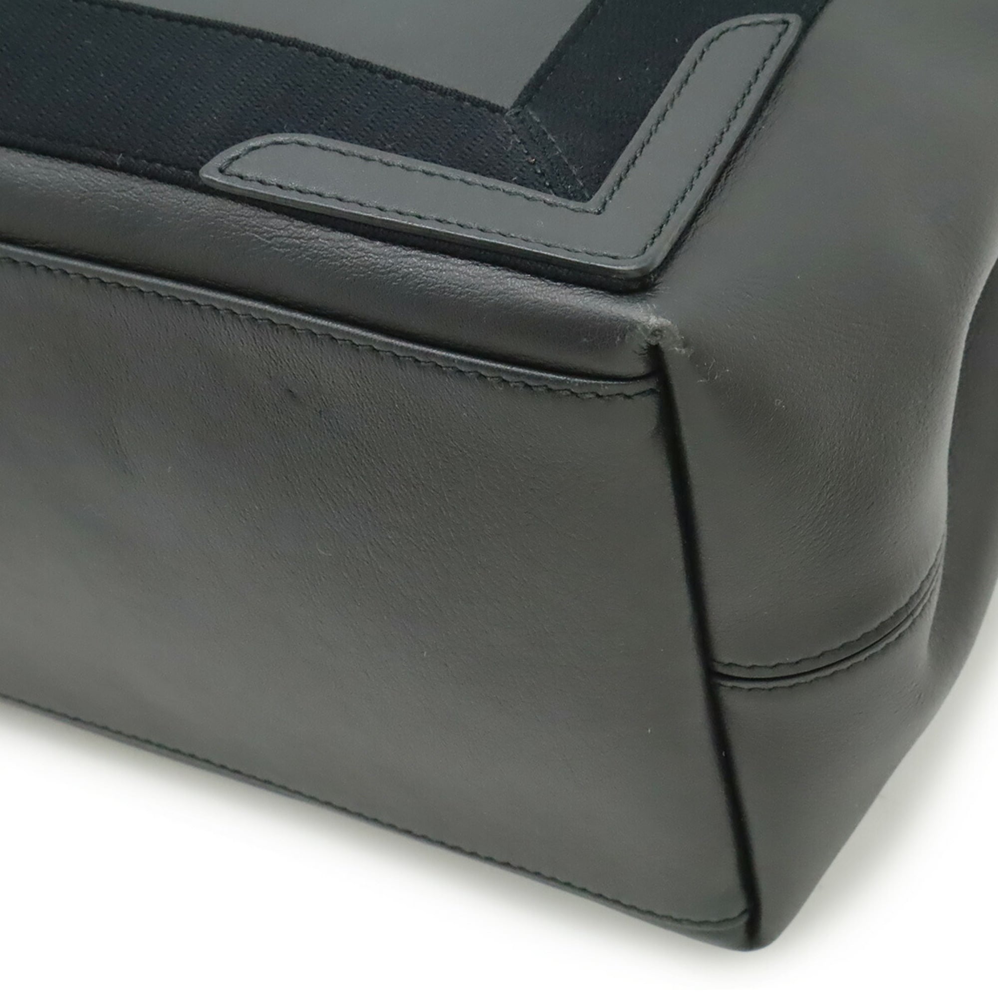Balenciaga Black Leather Handbag Pouch Tote Bag (Pre-Owned)