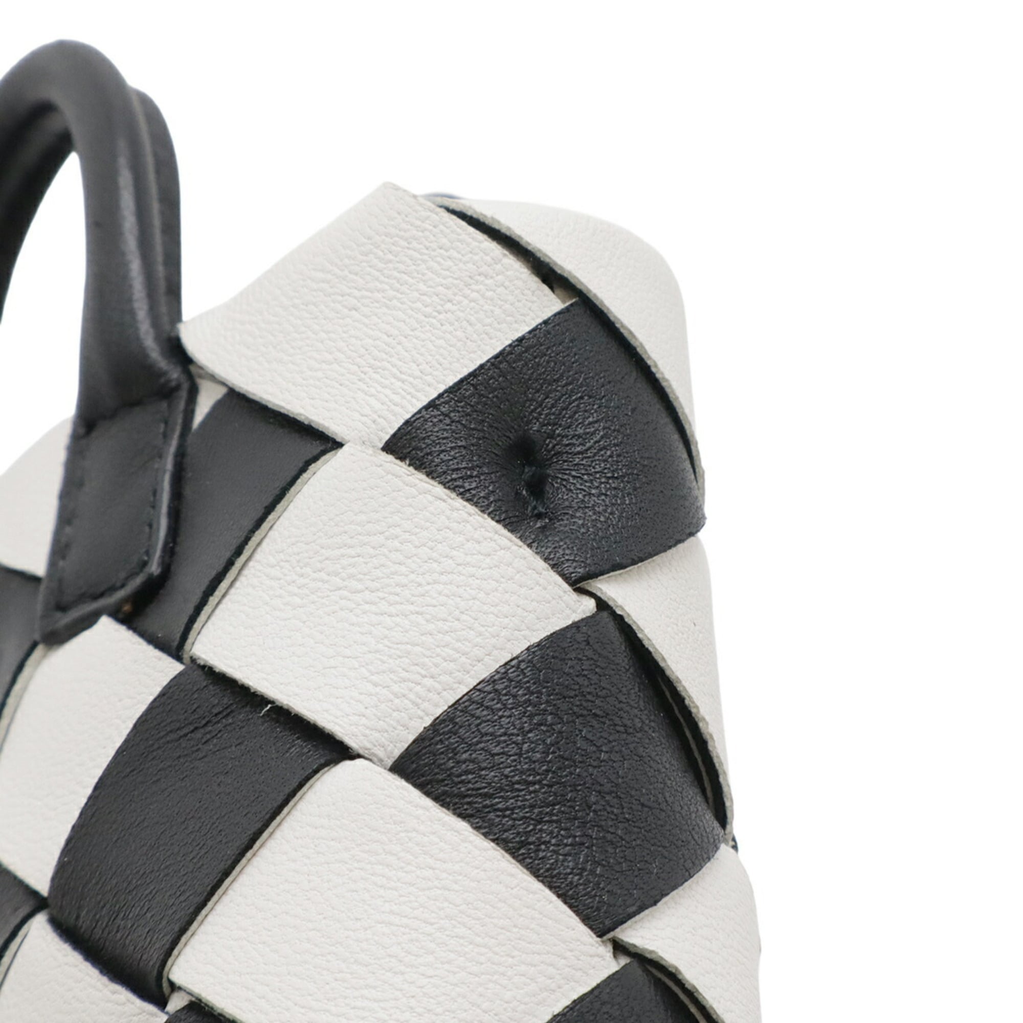 Bottega Veneta Black White Leather Pouch (Pre-Owned)