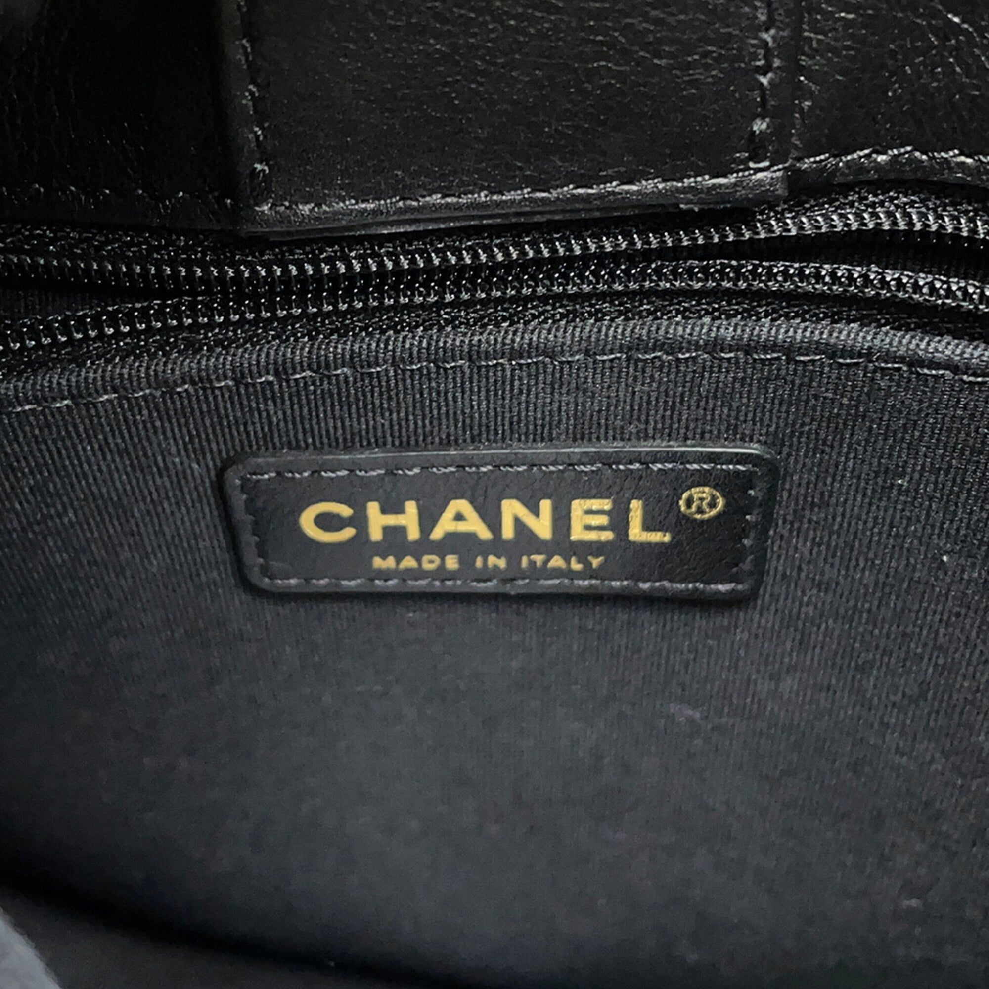 Chanel Matelasse Black Leather Handbag Shoulder Bag (Pre-Owned)