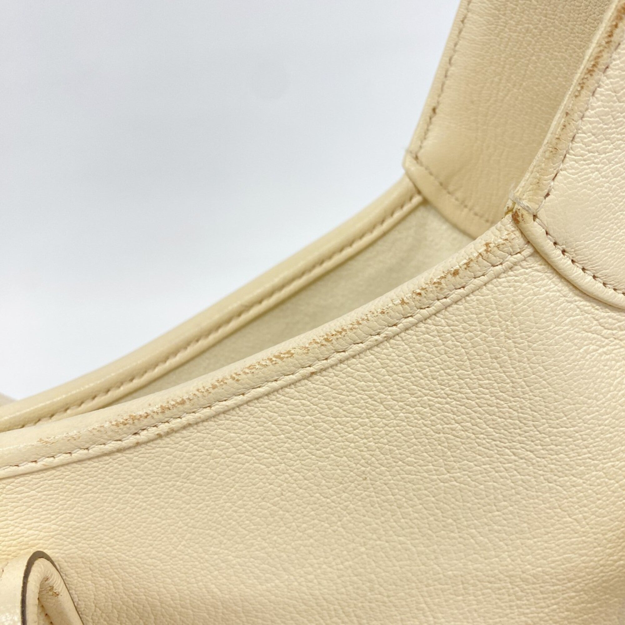 Gucci Beige Leather Shoulder Bag (Pre-Owned)