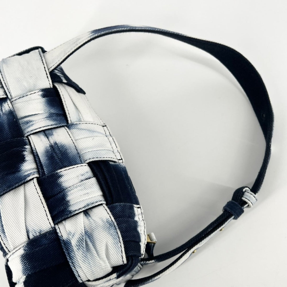 Bottega Veneta Navy White Denim Shoulder Bag (Pre-Owned)