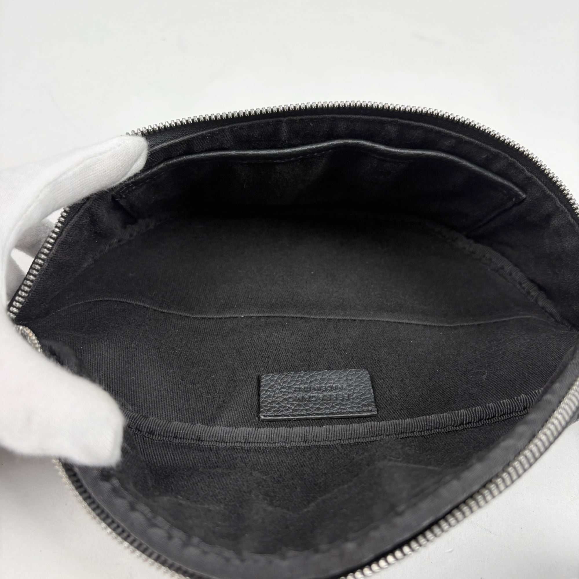Salvatore Ferragamo Black Leather Fanny Pack Sling Bag (Pre-Owned)