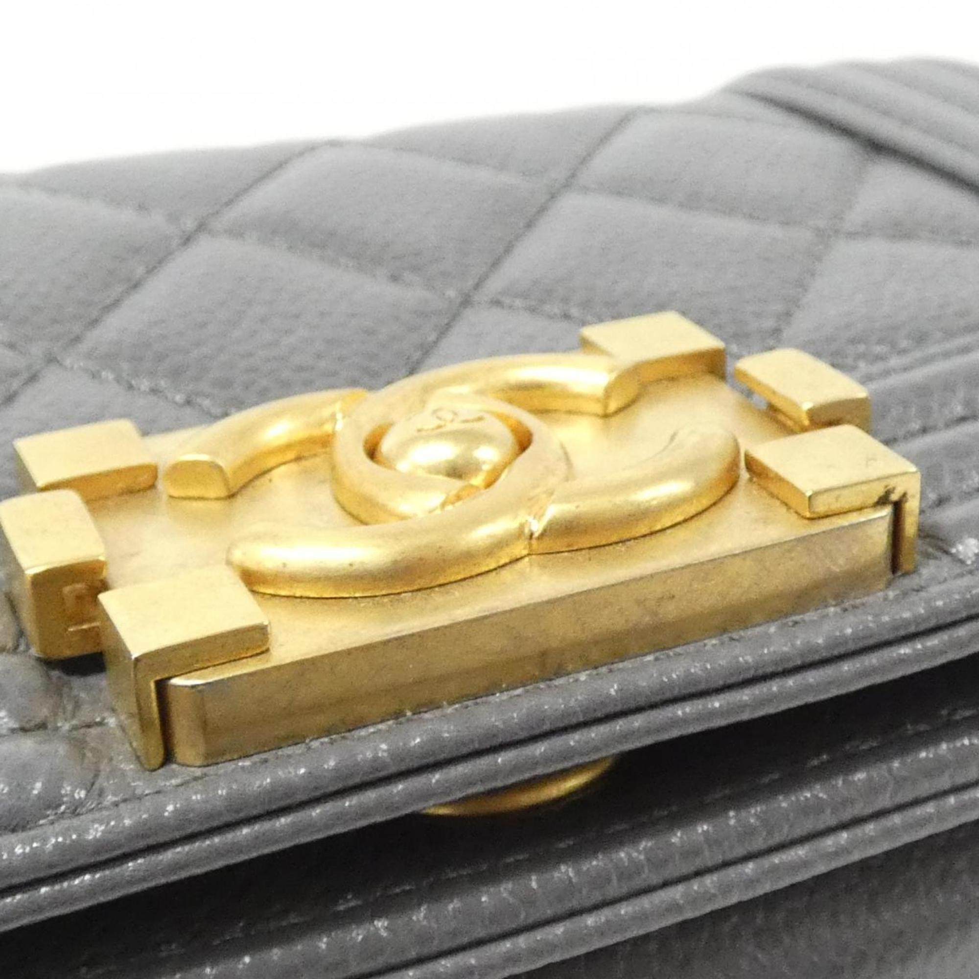 Chanel Boy Chanel Gray Grained Calfskin Shoulder Bag (Pre-Owned)