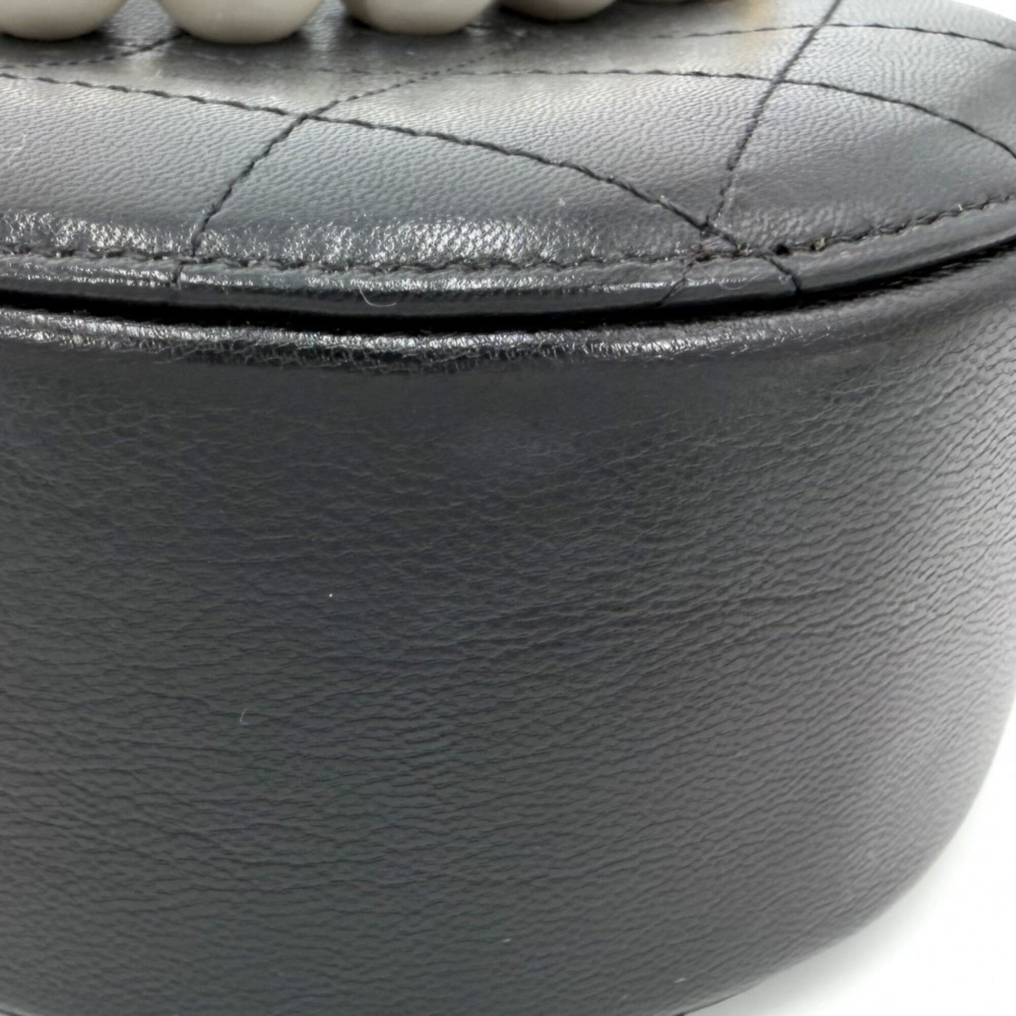 Chanel Black White Leather Shoulder Bag (Pre-Owned)