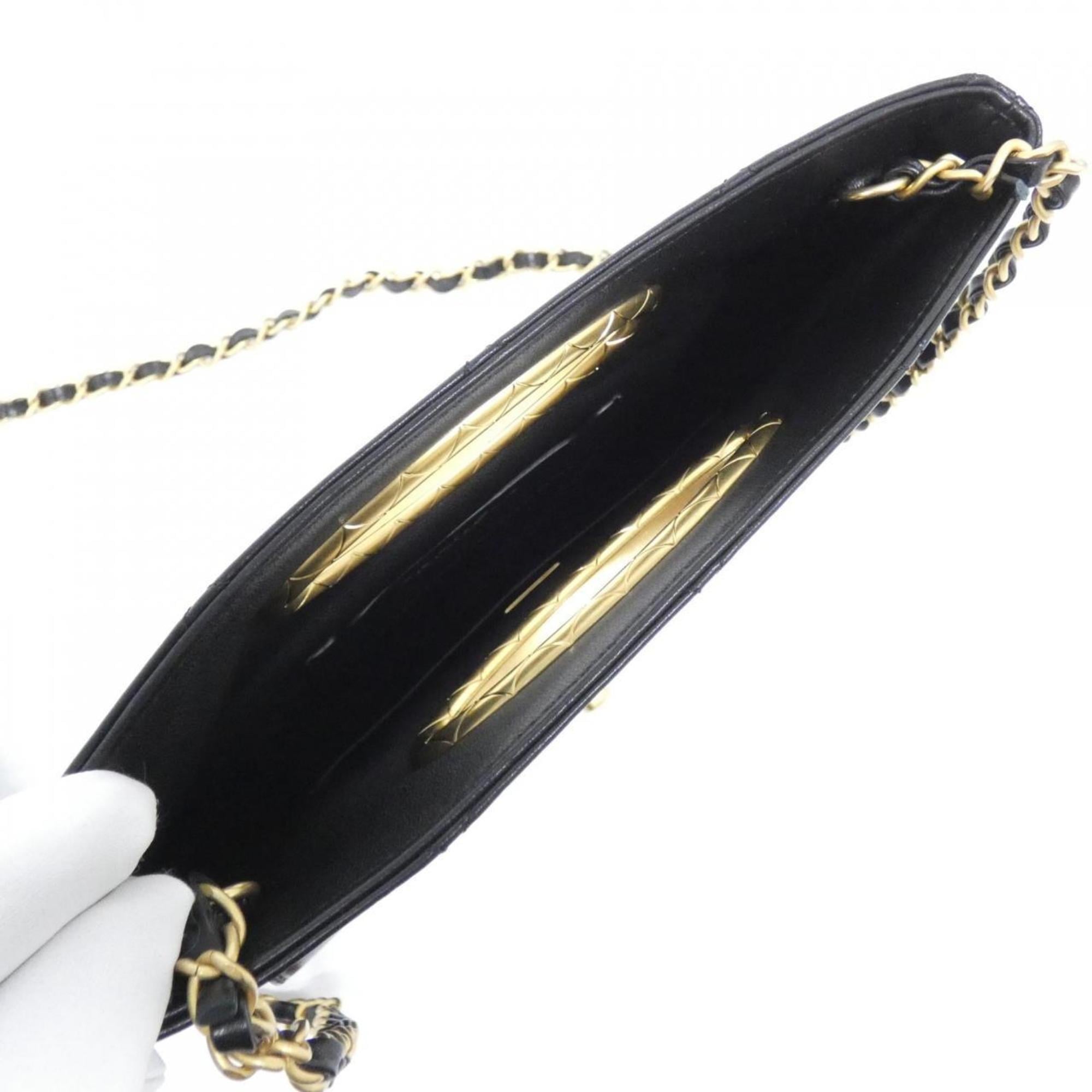 Chanel Black Leather Handbag (Pre-Owned)