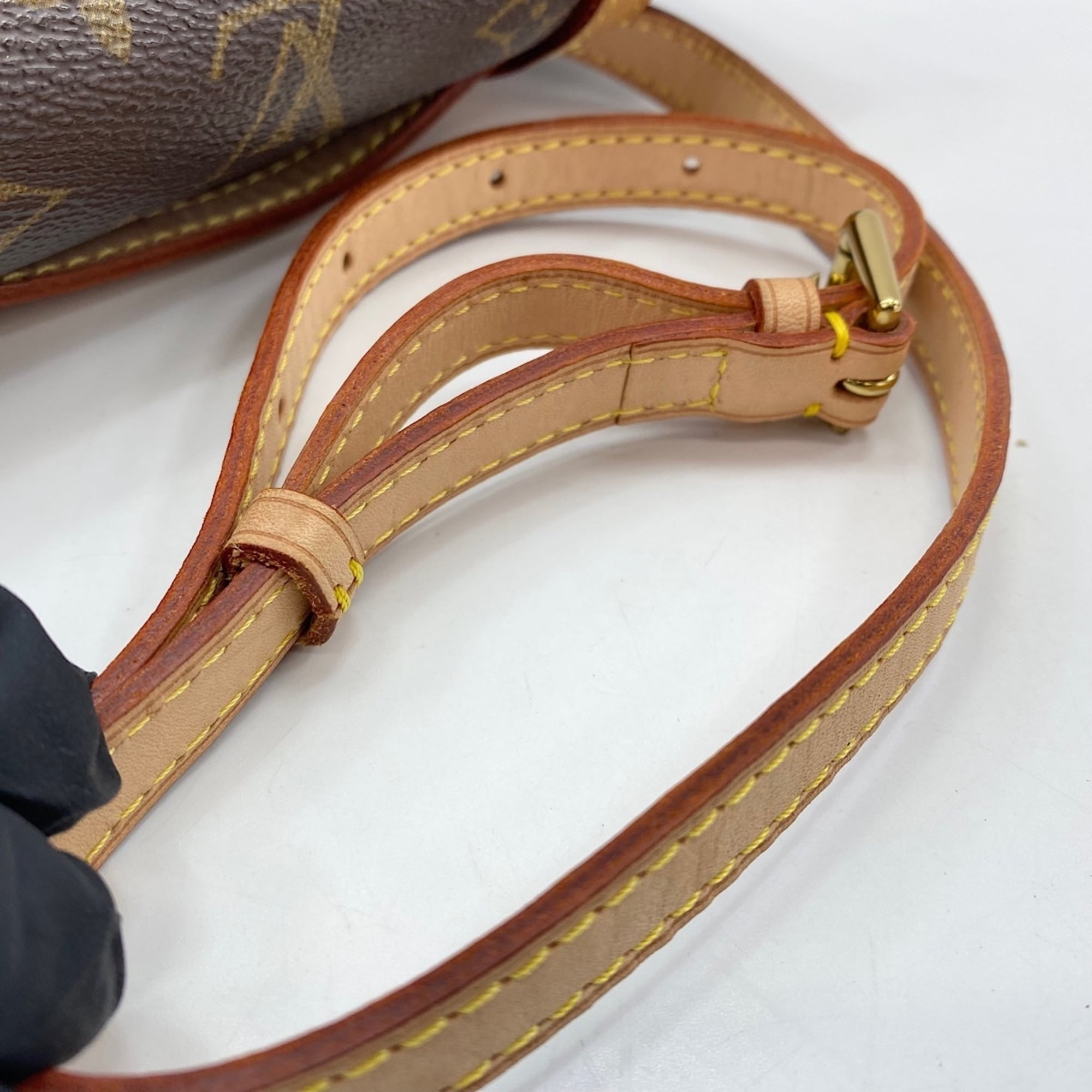 Louis Vuitton Brown Pochette Shoulder Bag (Pre-Owned)