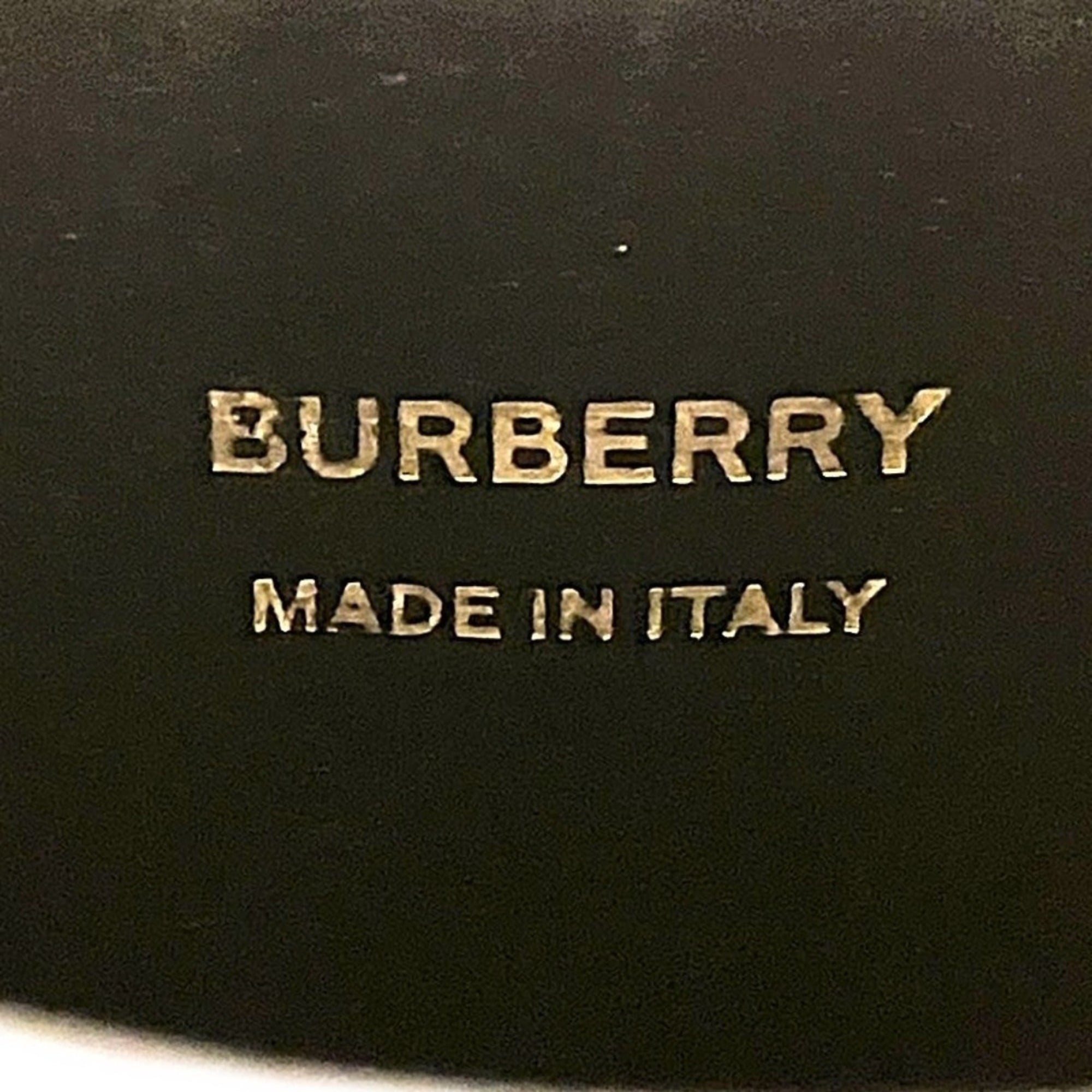 Burberry Black Leather Shoulder Bag (Pre-Owned)