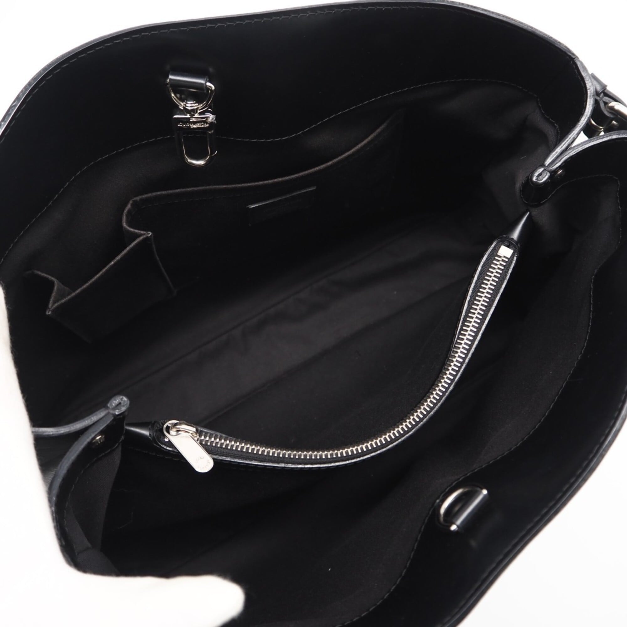 Louis Vuitton Black Leather Handbag (Pre-Owned)