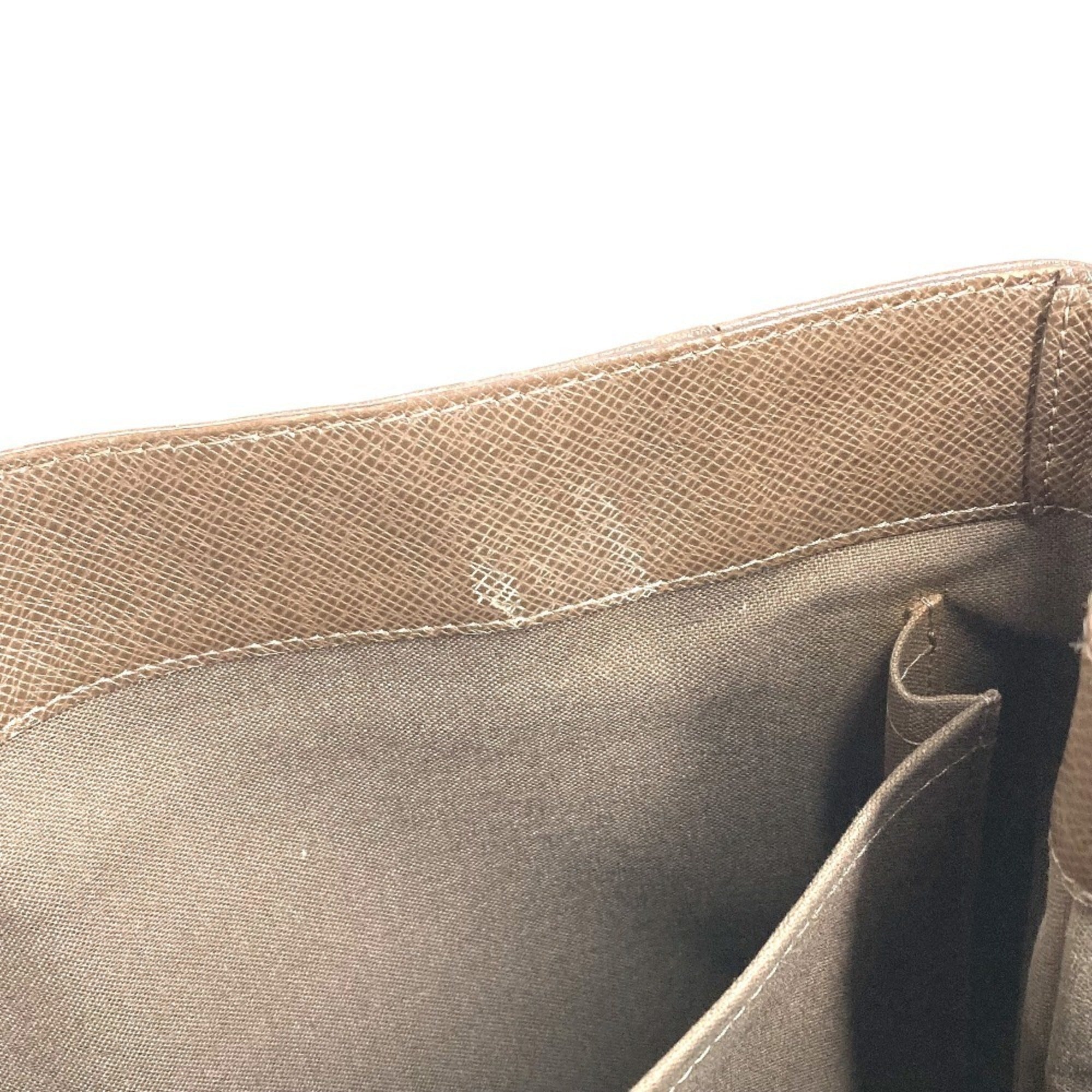 Louis Vuitton Brown Grizzly Taiga Leather Handbag Tote Bag (Pre-Owned)