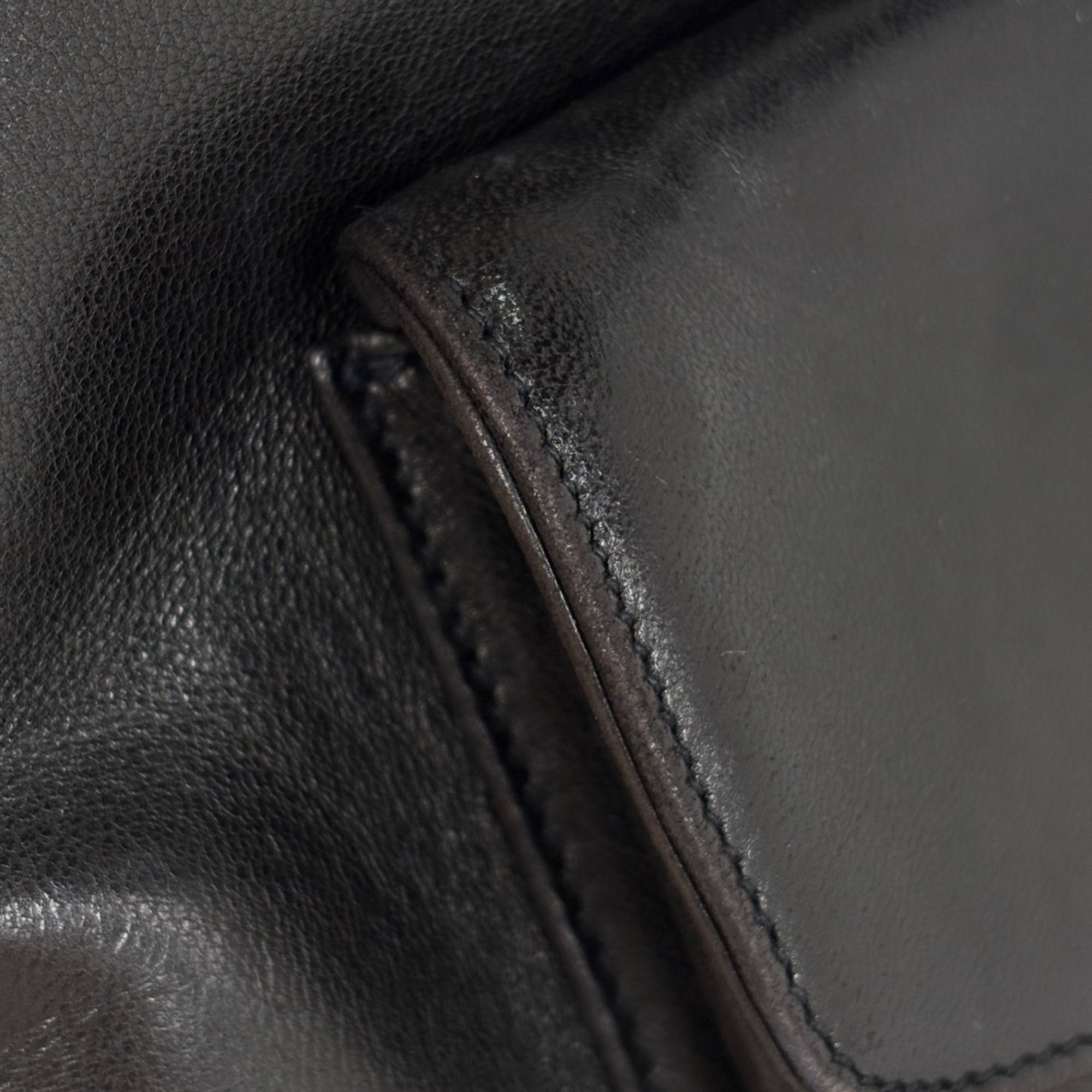Chanel Black Leather Tote Bag (Pre-Owned)