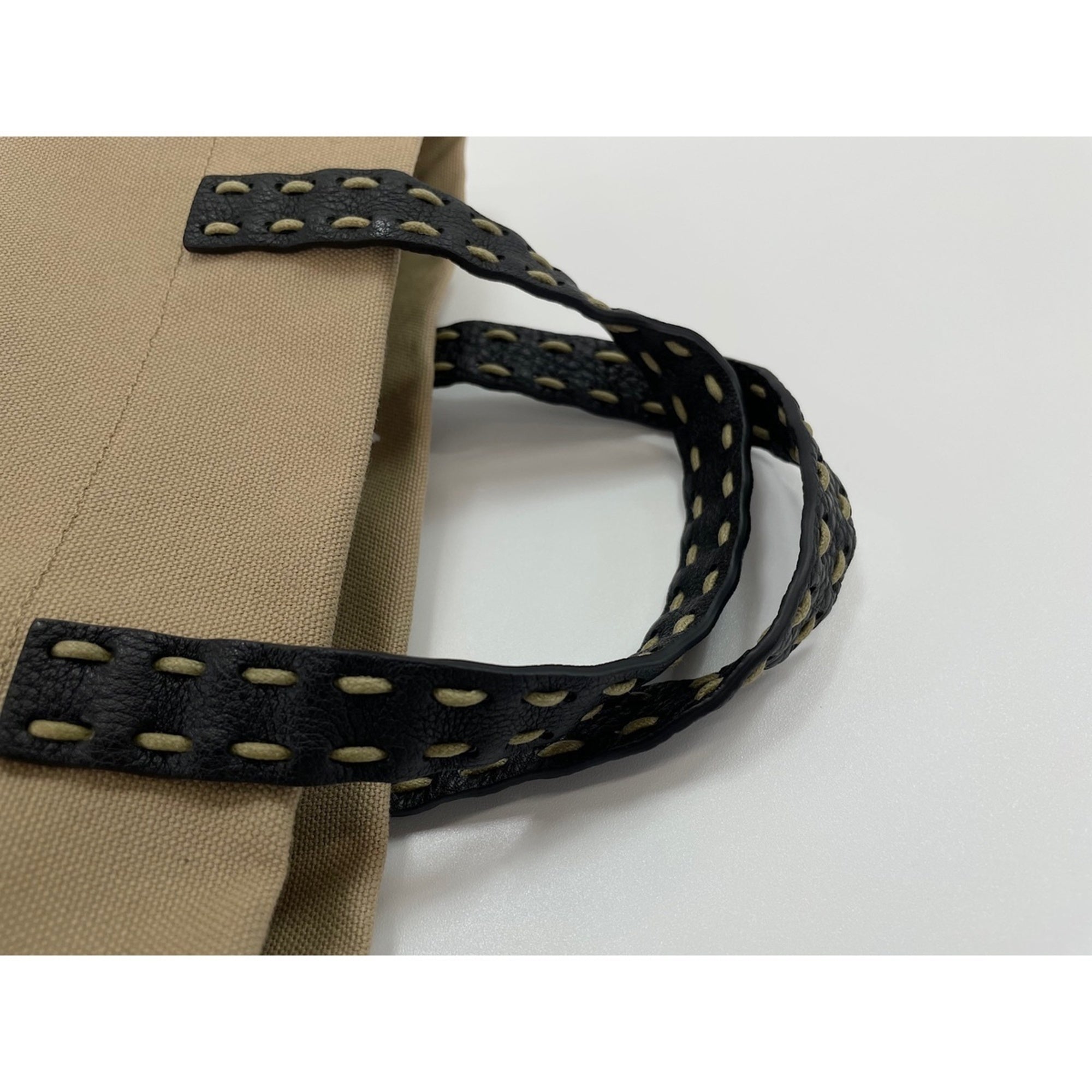 Fendi Selleria Beige Handbag (Pre-Owned)