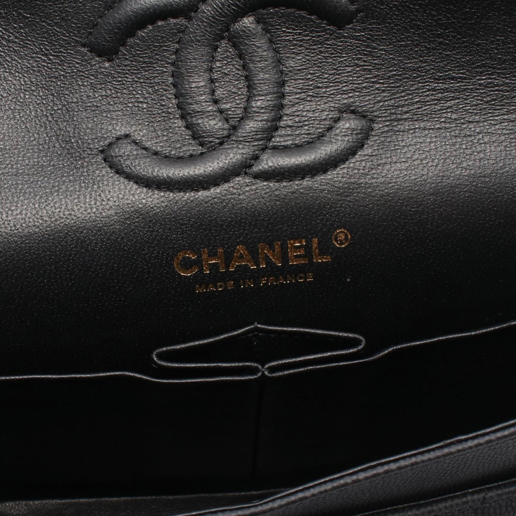 Chanel Black Grained Calfskin Handbag Shoulder Bag (Pre-Owned)