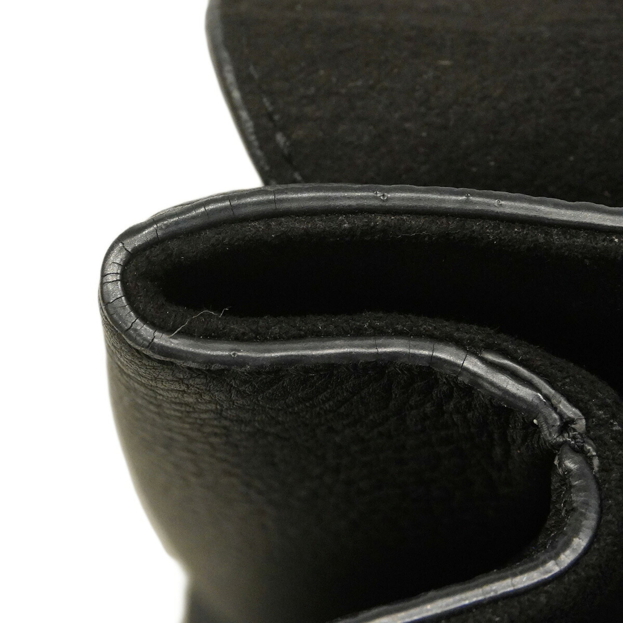 Louis Vuitton Noir Handbag (Pre-Owned)
