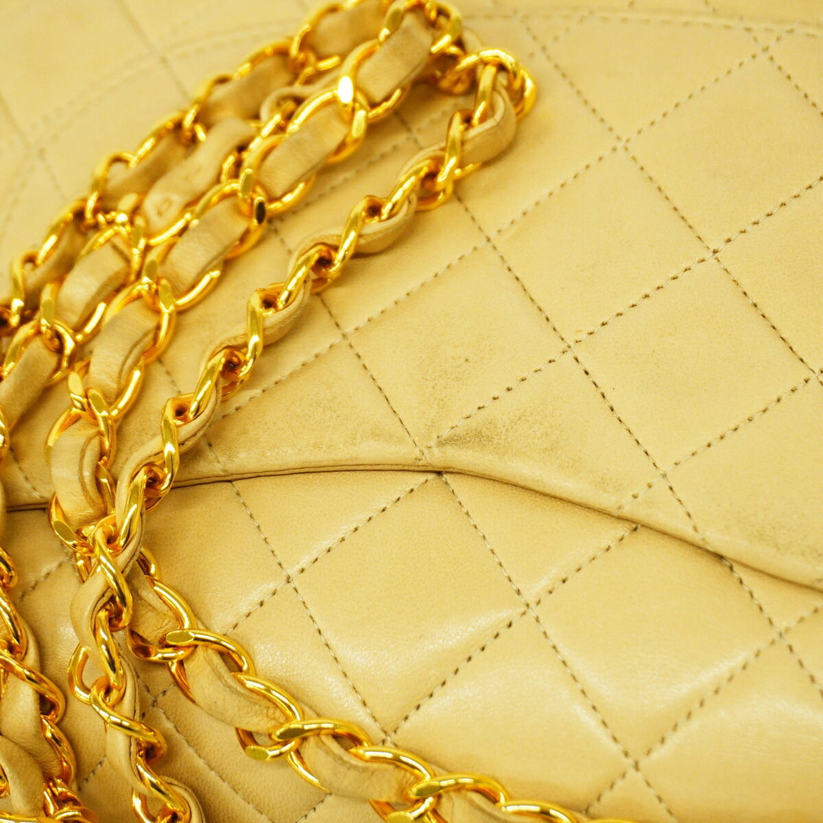 Chanel Beige Leather Shoulder Bag (Pre-Owned)