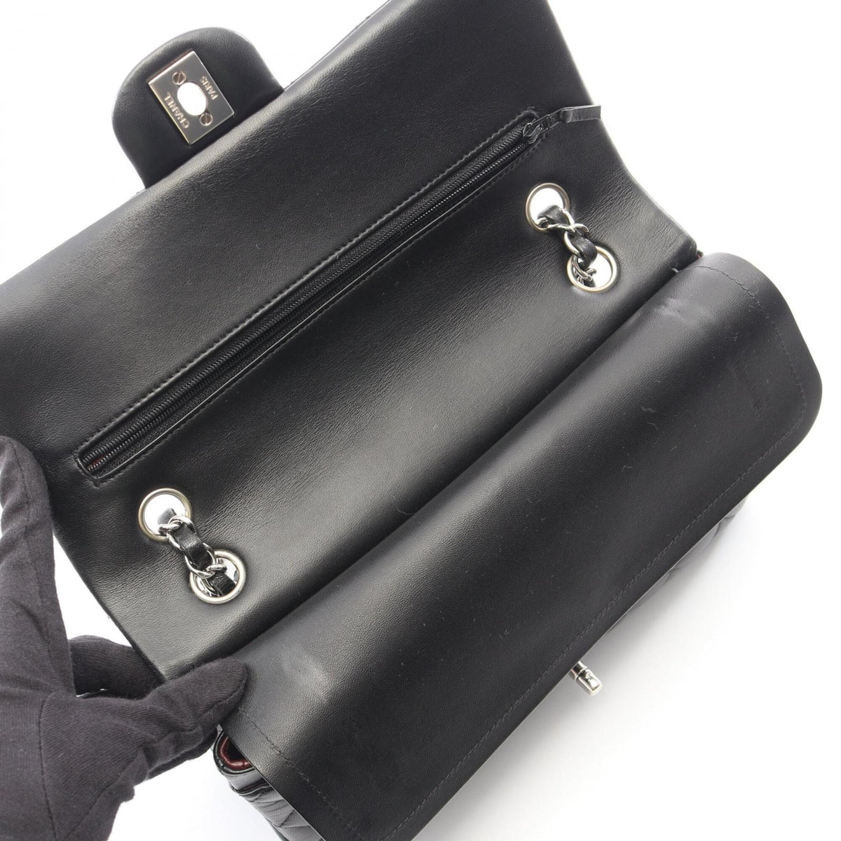 Chanel Black Leather Handbag Shoulder Bag (Pre-Owned)