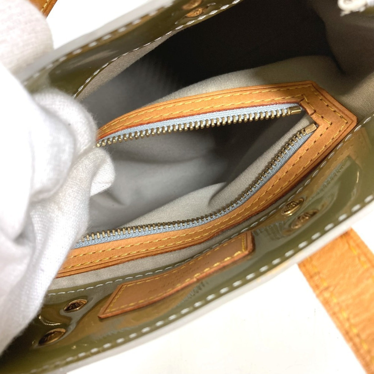 Louis Vuitton Green Monogram Vernis Handbag Tote Bag (Pre-Owned)