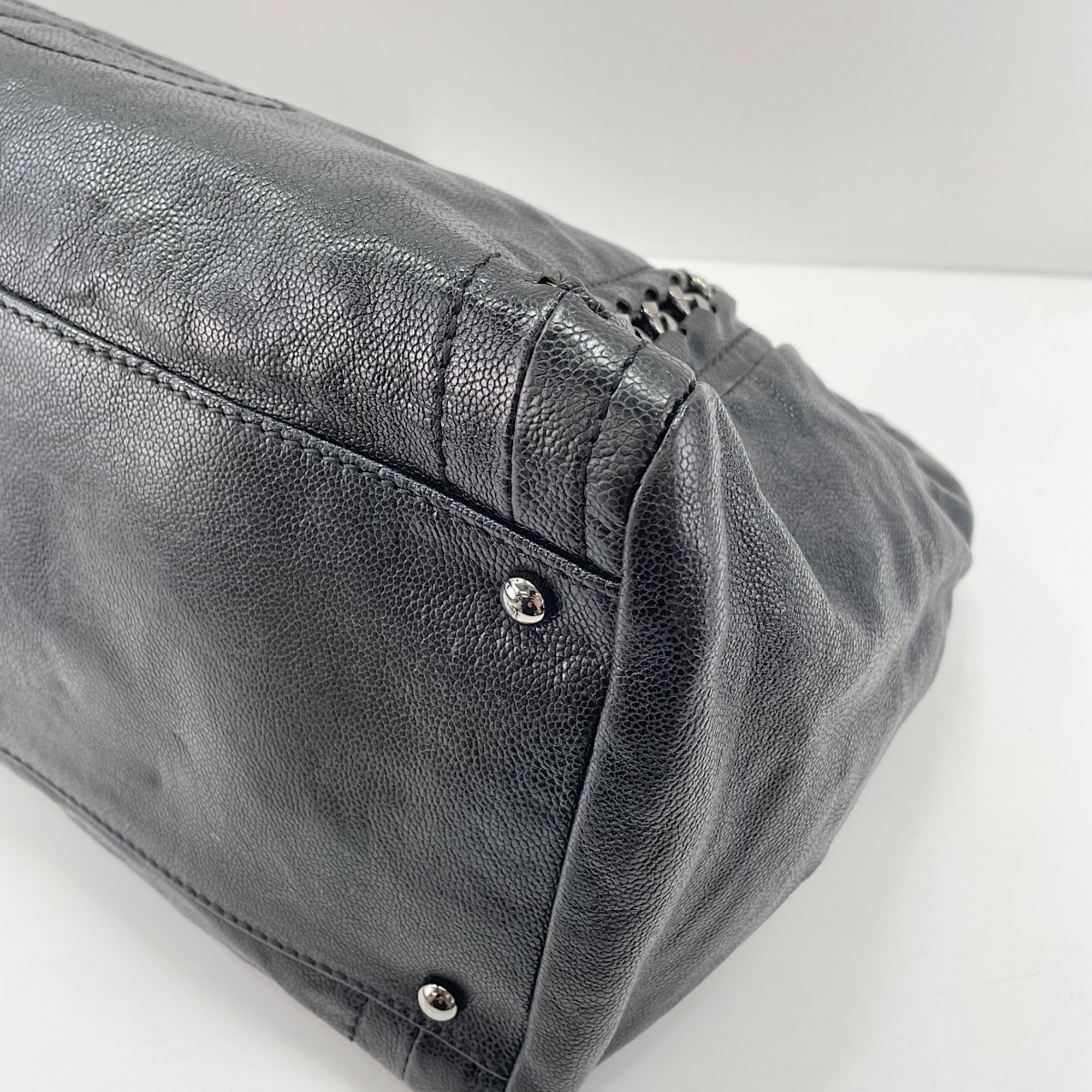 Chanel Black Shoulder Bag (Pre-Owned)