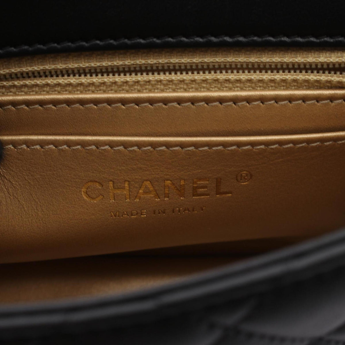Chanel Black Leather Handbag Shoulder Bag (Pre-Owned)