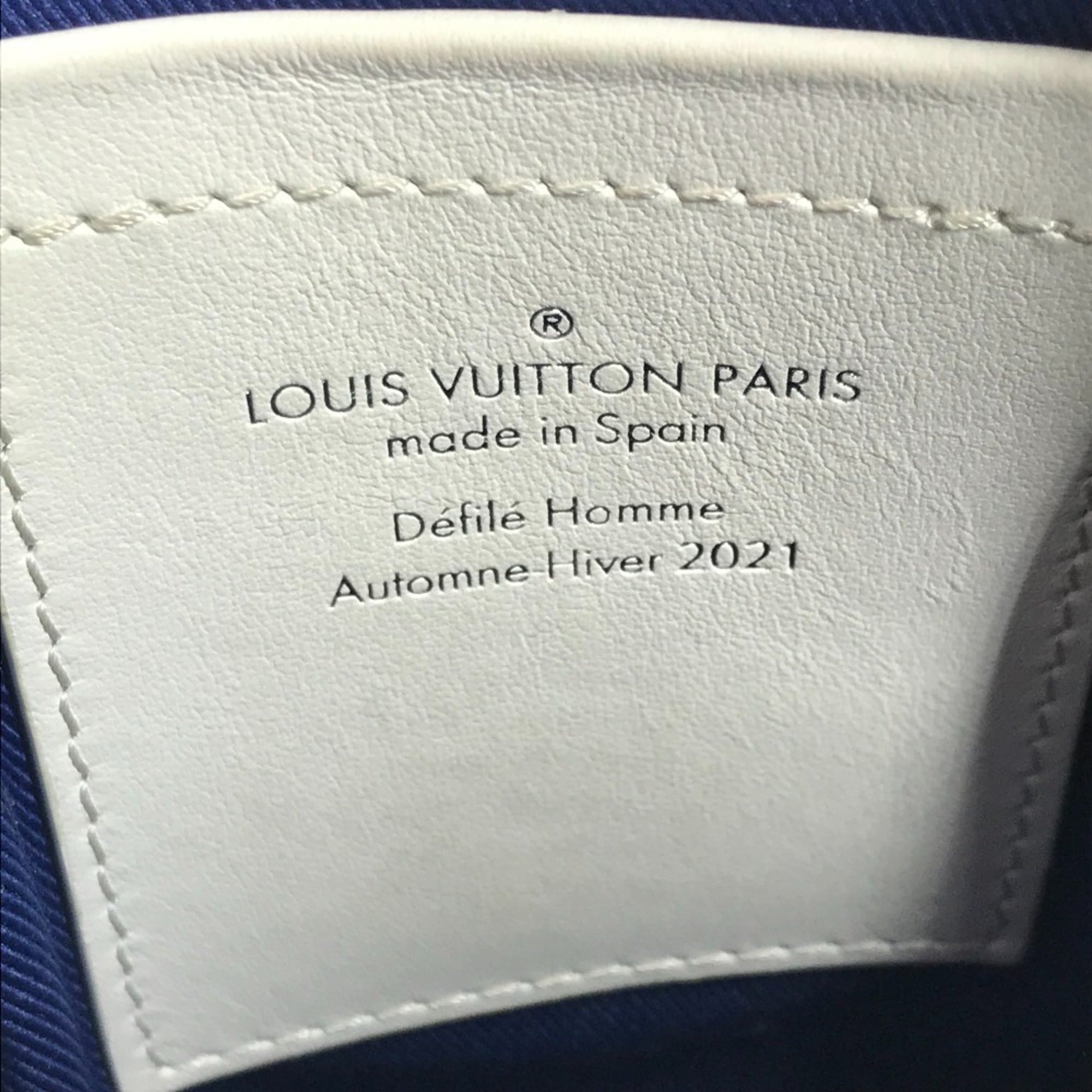 Louis Vuitton Blue White Leather Shoulder Bag (Pre-Owned)