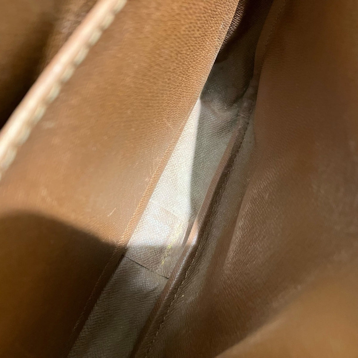 Louis Vuitton Brown Monogram Monogram Shoulder Bag (Pre-Owned)
