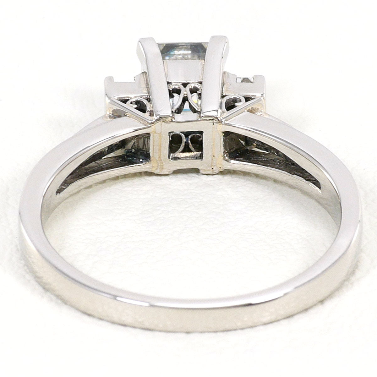 Unbranded Platinum Platinum 900 Band Ring (Pre-Owned)