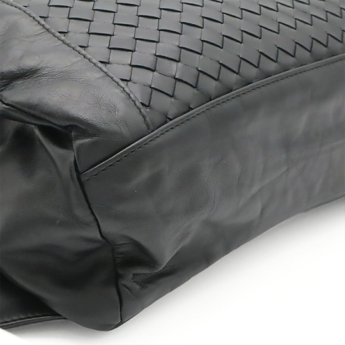 Bottega Veneta Black Leather Sling Bag (Pre-Owned)