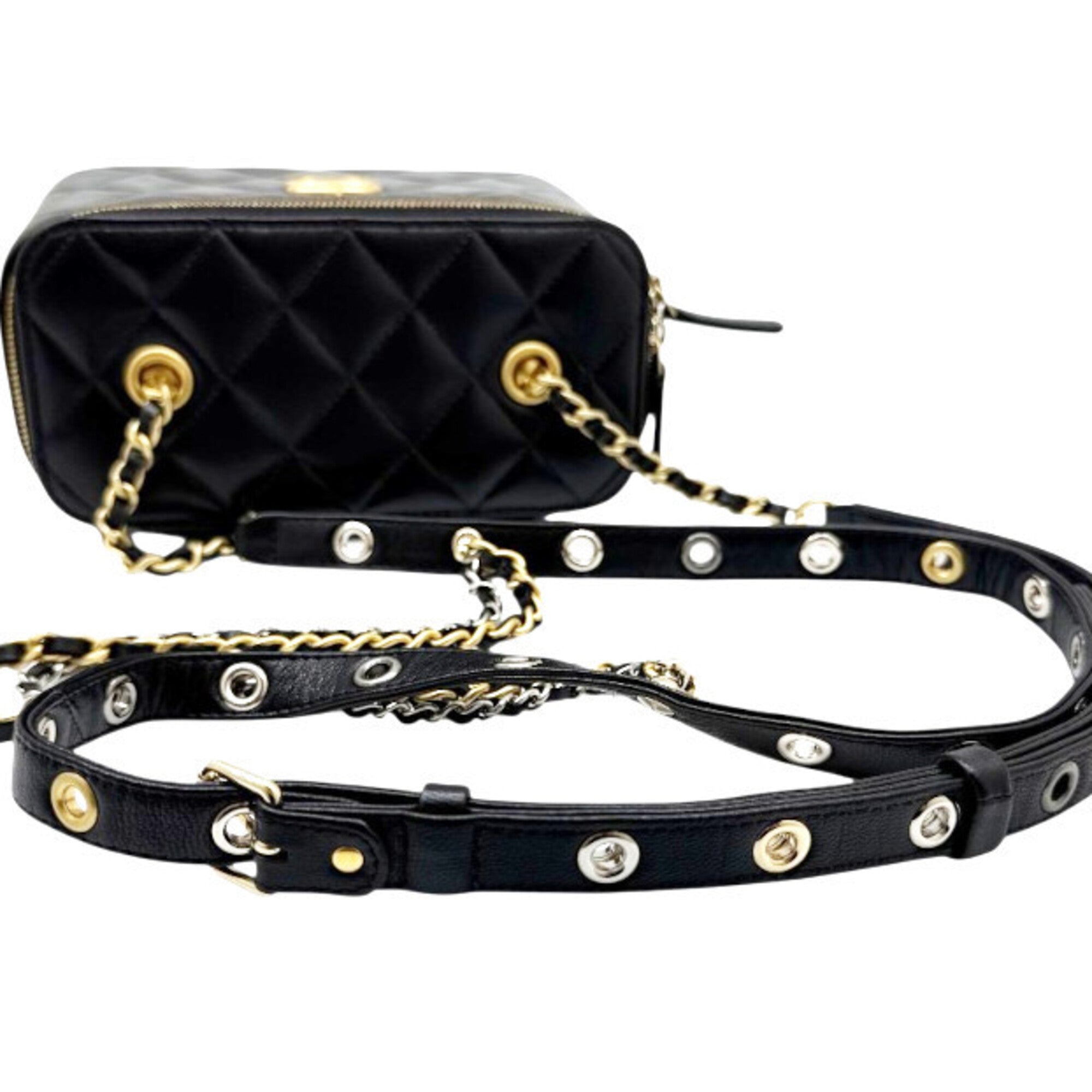Chanel Black Leather Shoulder Bag (Pre-Owned)
