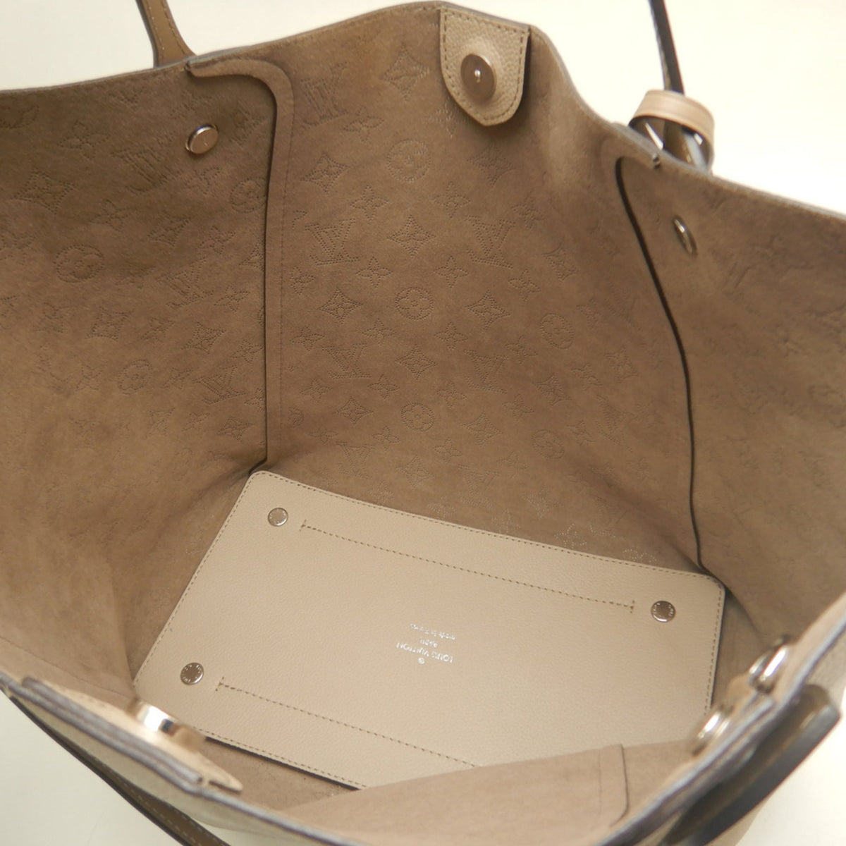 Louis Vuitton Galle Mahina Leather Pouch Tote Bag (Pre-Owned)