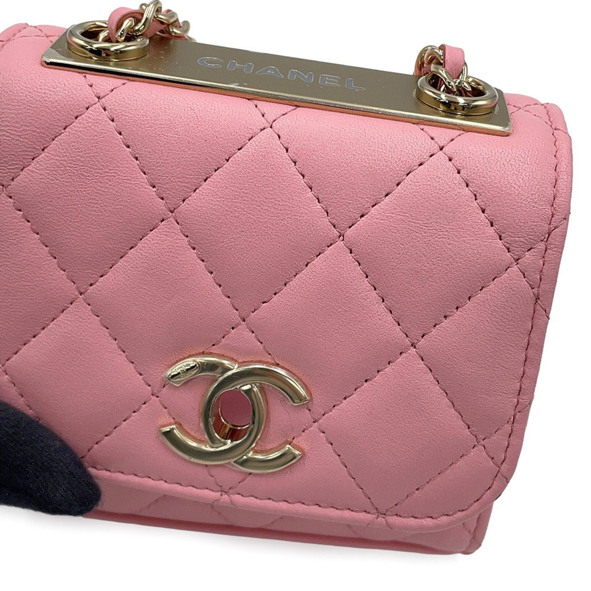 Chanel Matelasse Pink Leather Handbag (Pre-Owned)