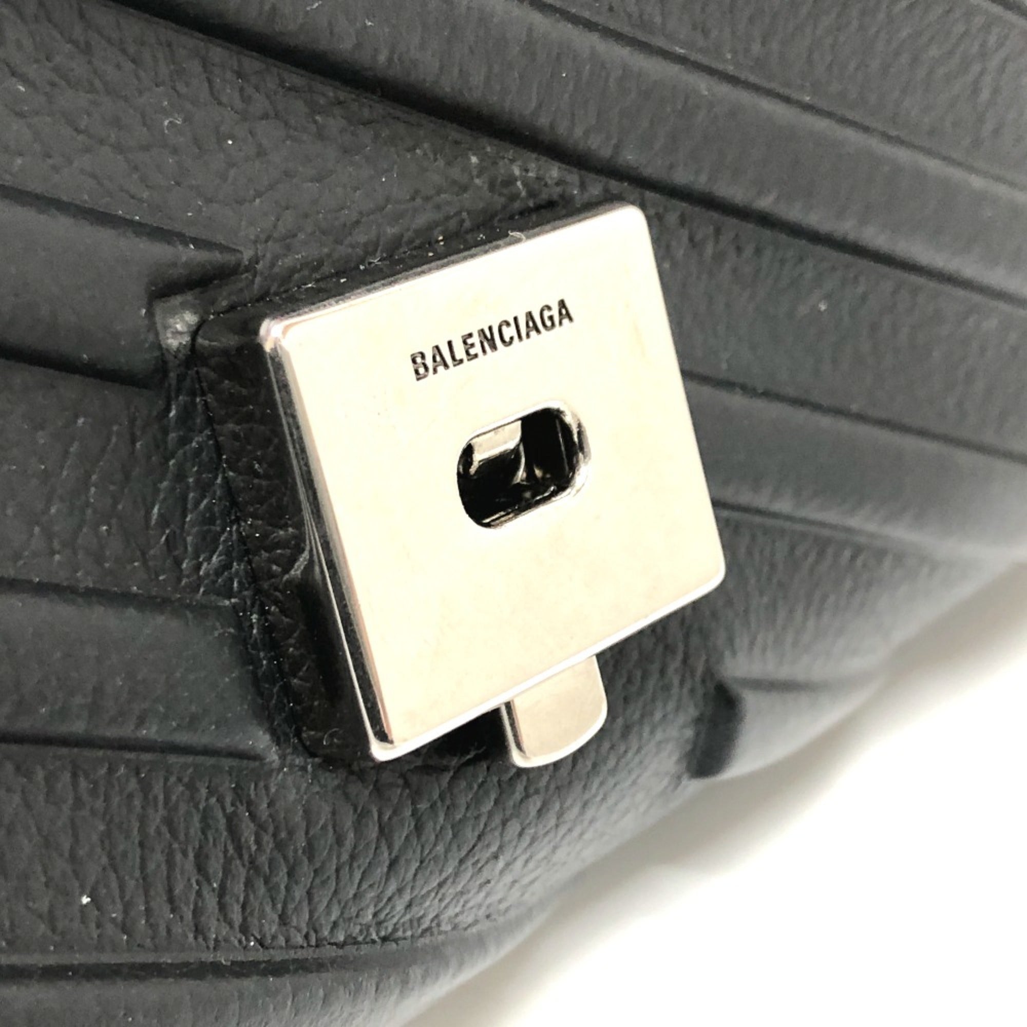 Balenciaga Black Leather Shoulder Bag (Pre-Owned)