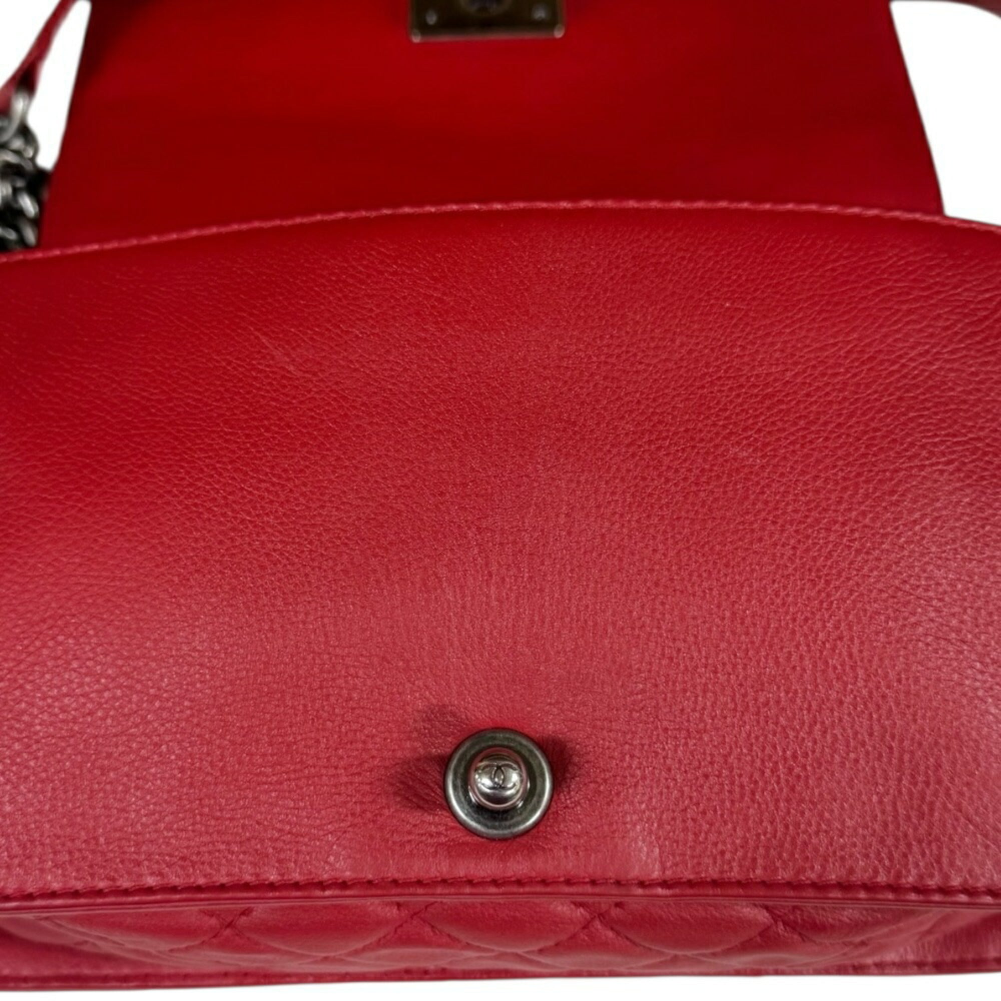 Chanel Boy Chanel Red Color Leather Shoulder Bag (Pre-Owned)