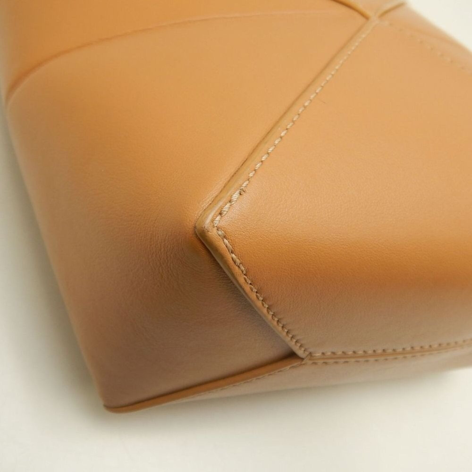 Loewe Gold Leather Tote Bag (Pre-Owned)