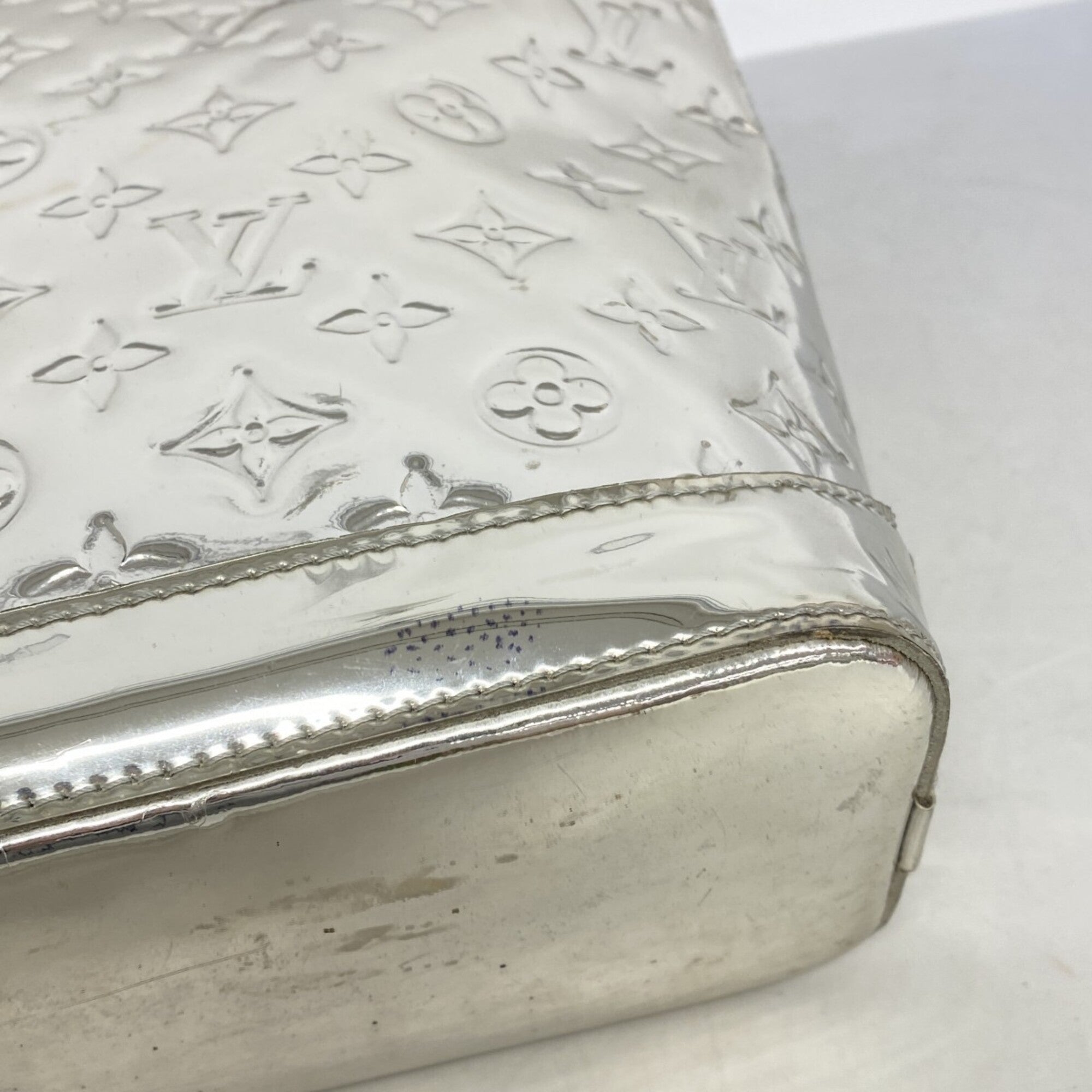 Louis Vuitton Argent Handbag (Pre-Owned)