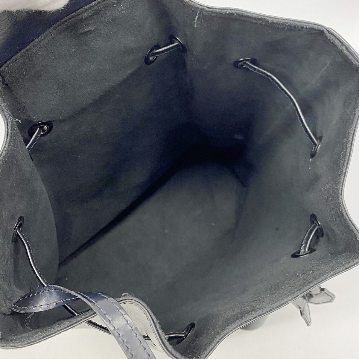 Louis Vuitton Noir Sling Bag (Pre-Owned)